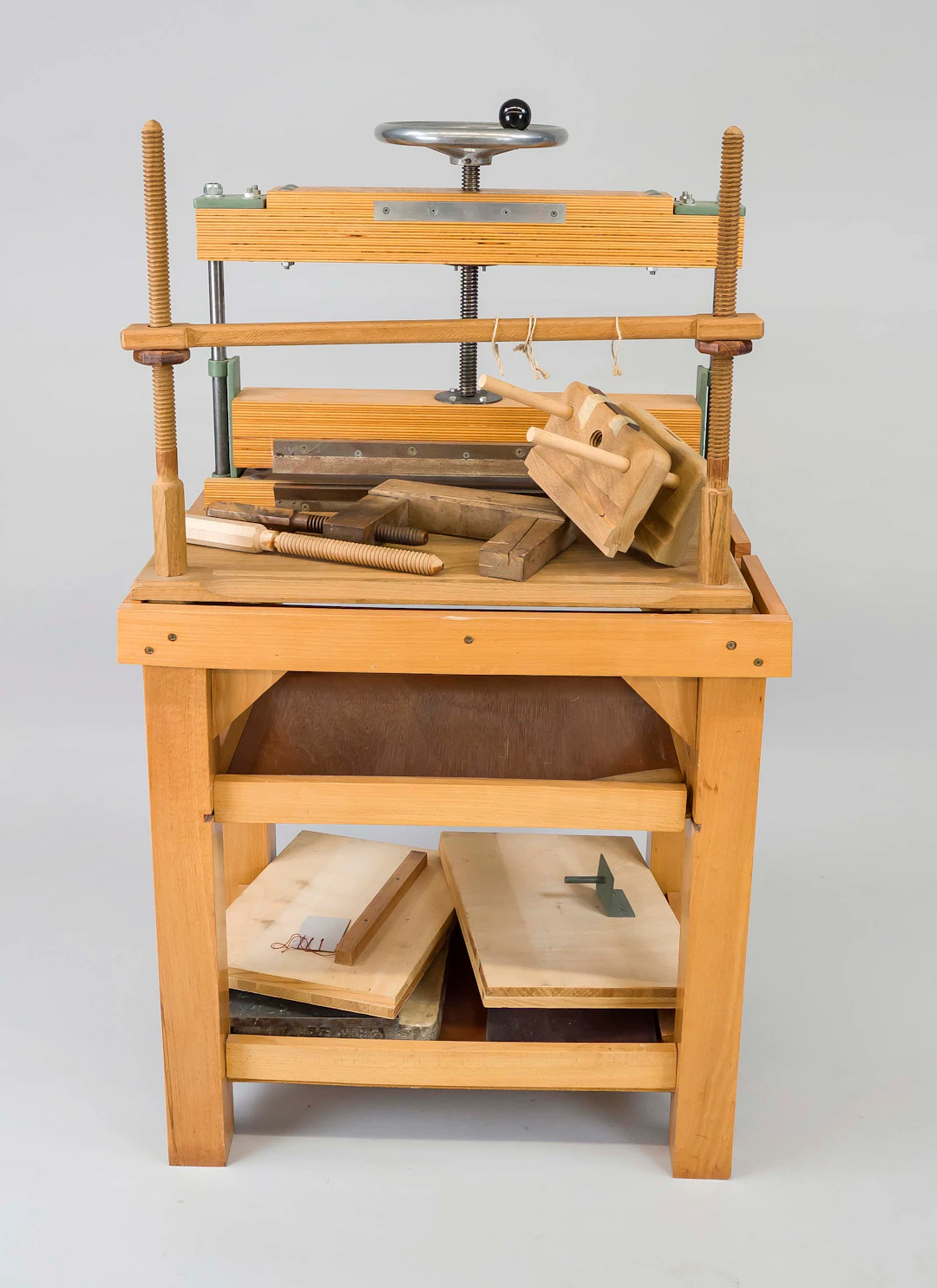 Werkbank, 20. Jh., Holz. Mit dive