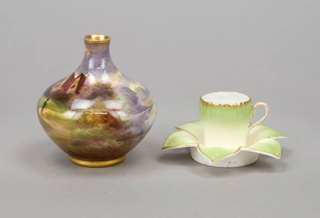 Vase und Mokkatasse mit UT, Vase