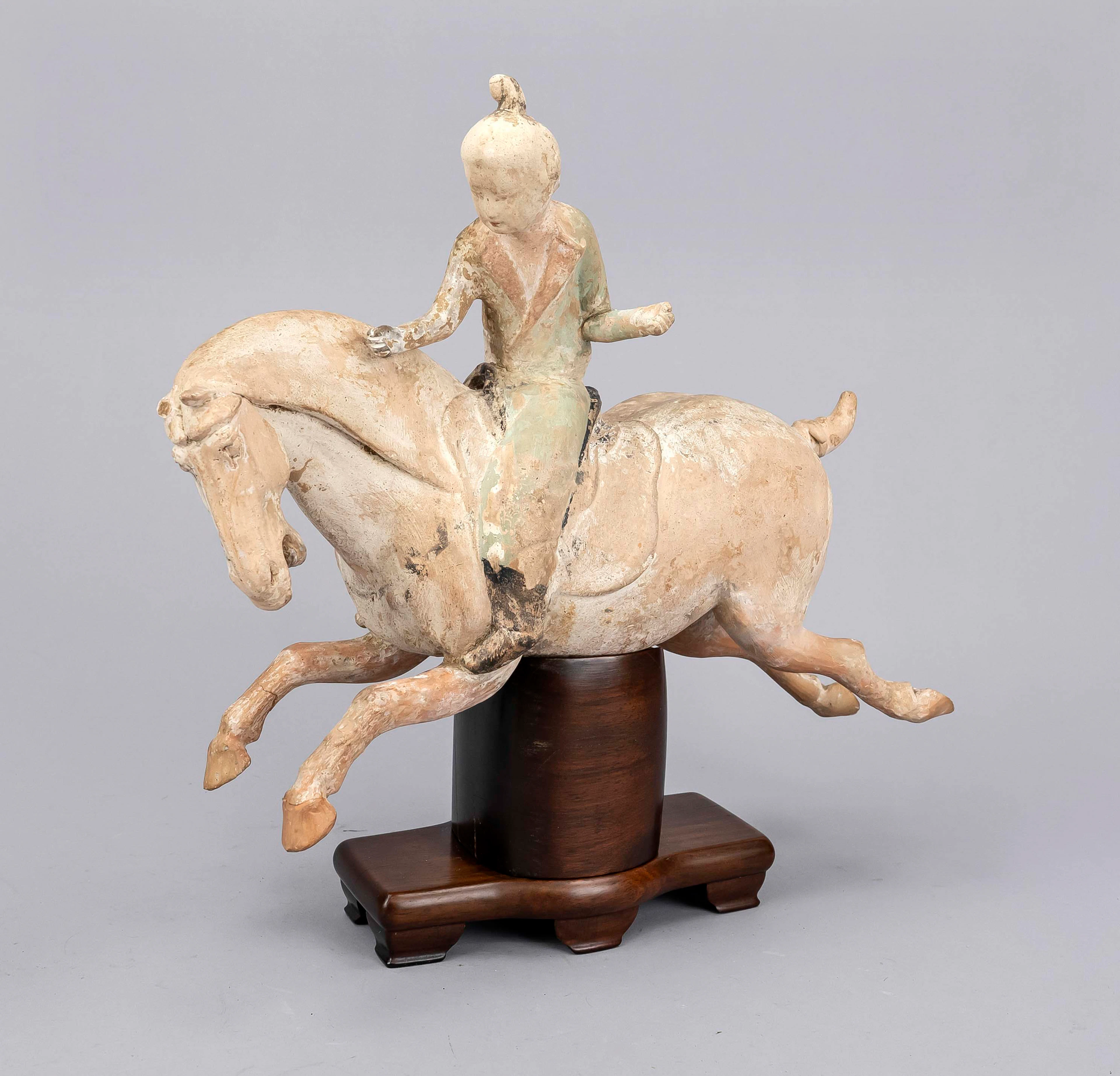 Galoppierendes Pferd mit Reiter i