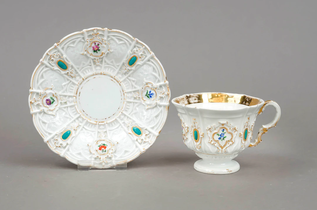 Prunktasse mit UT, Meissen, 19. J