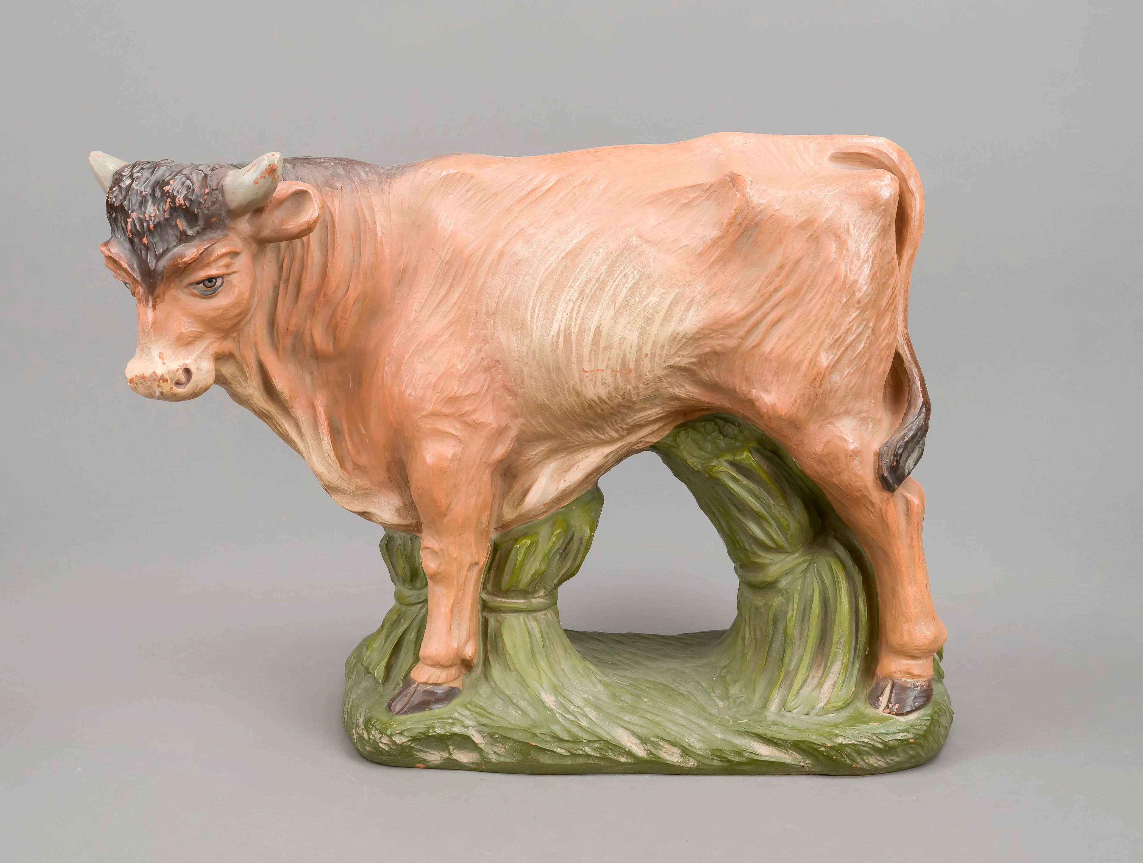 Großer Stier an Heugarben, 20. Jh