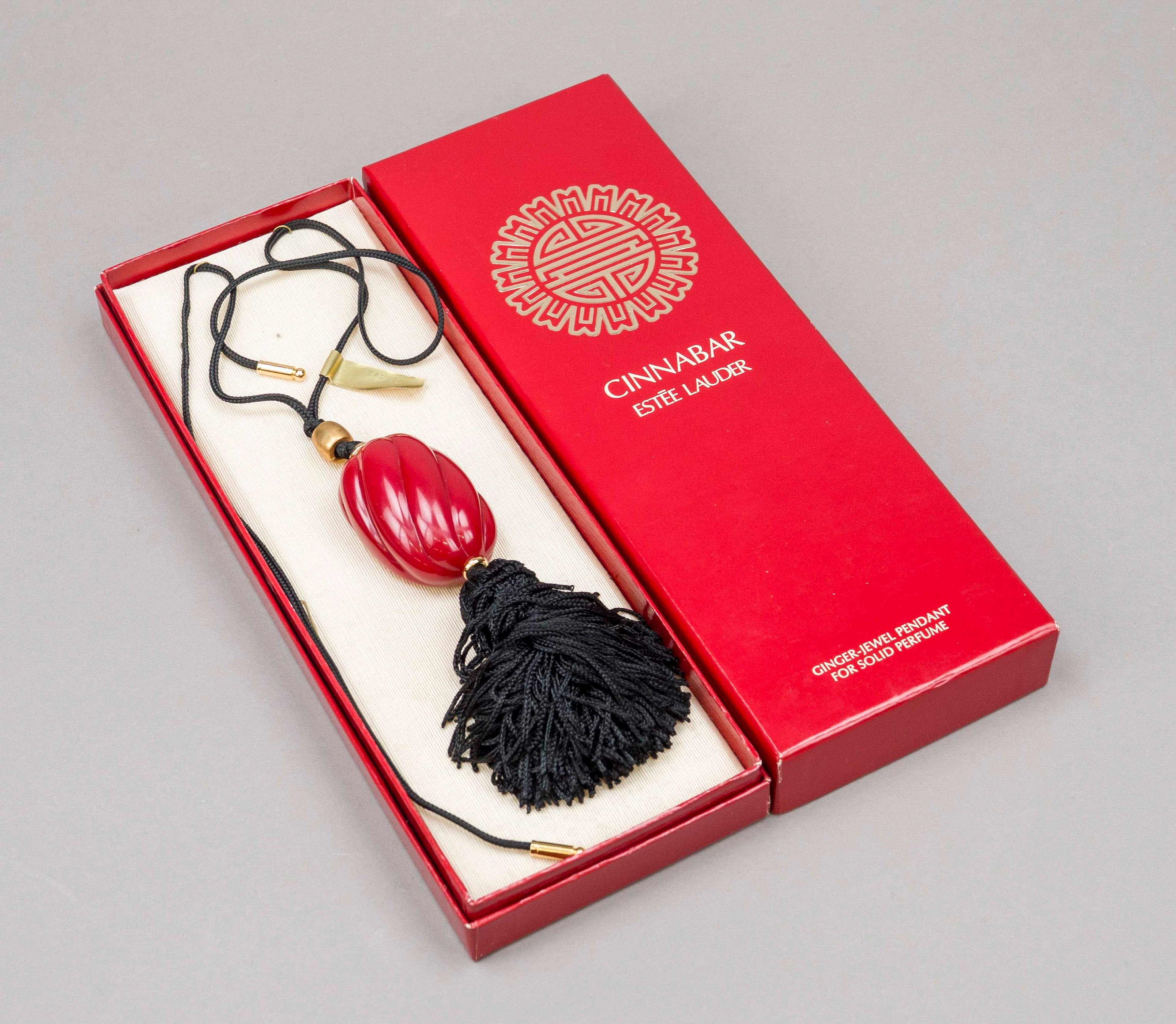 Estée Lauder, Schmuck-Anhänger fü