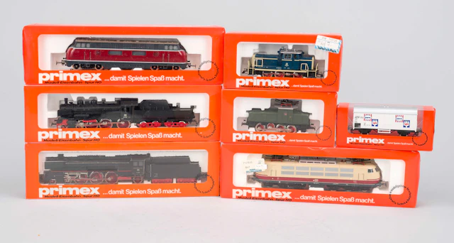6 Loks und ein Waggon Modelleisen