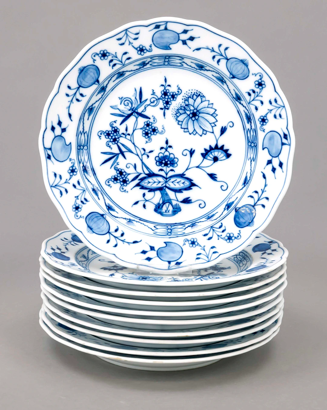 Zehn Speiseteller, Meissen, Marke