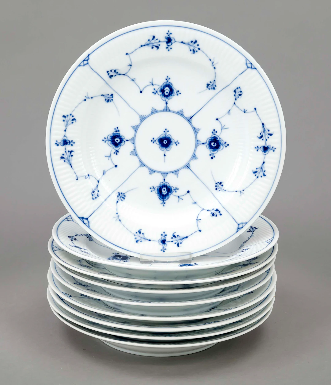 Neun Speiseteller, Royal Copenhag