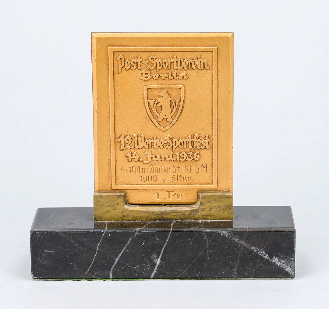 Trophähe 1. Preis des Post-Sportv
