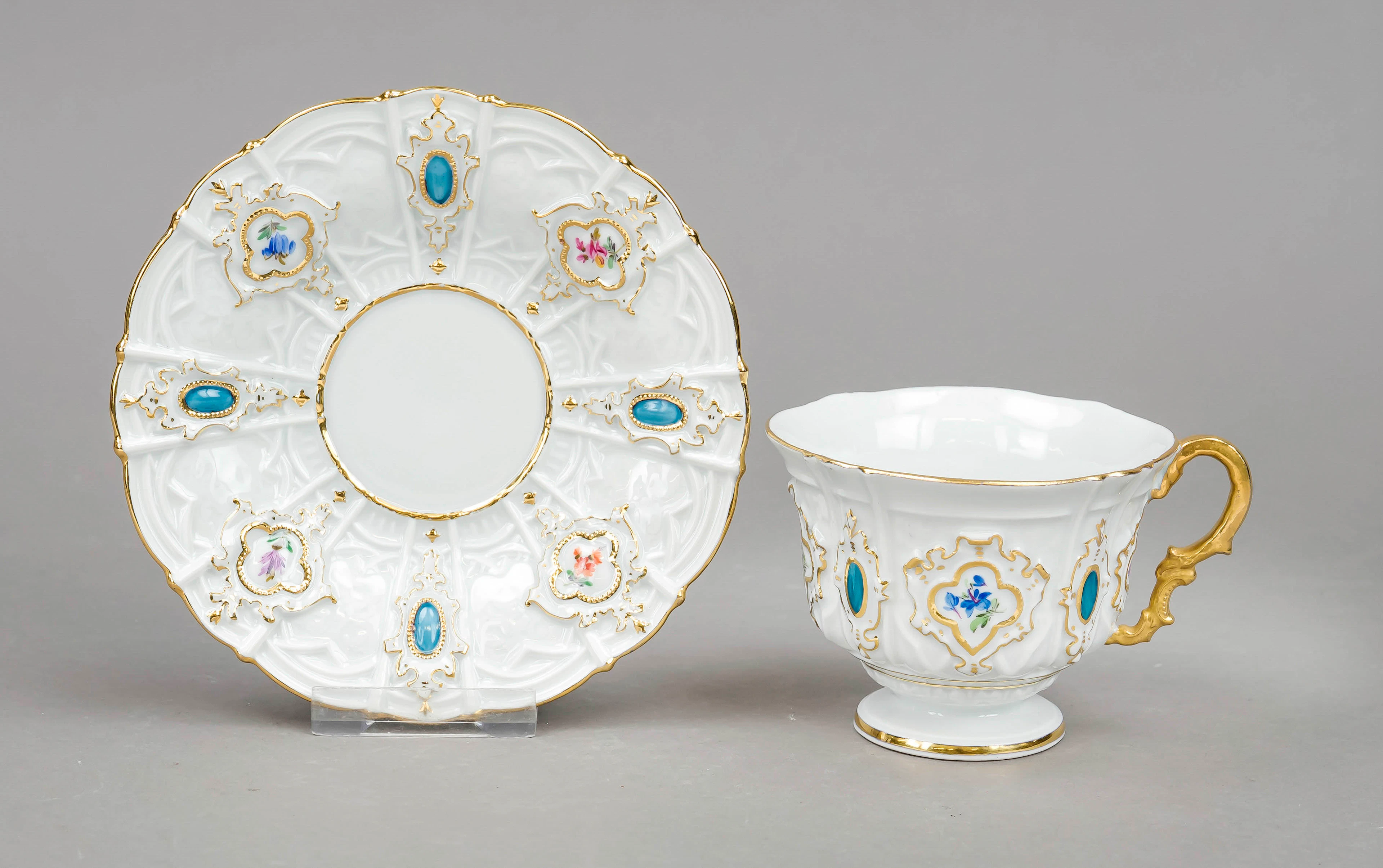 Prunktasse mit UT, Meissen, Knauf