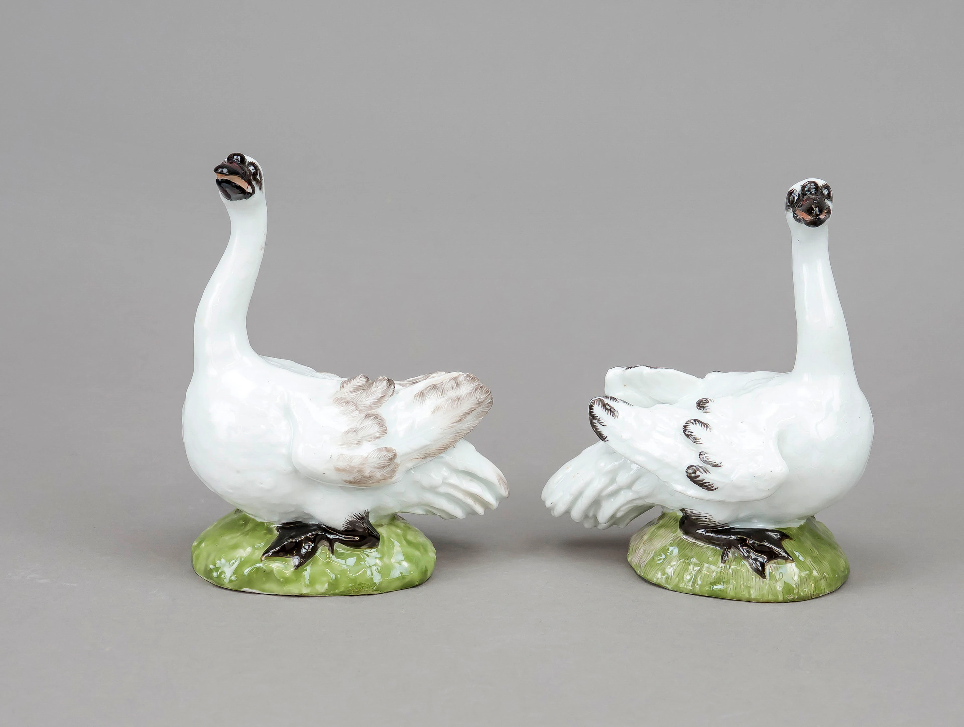 Paar Schwäne, Meissen, 18. Jh., E