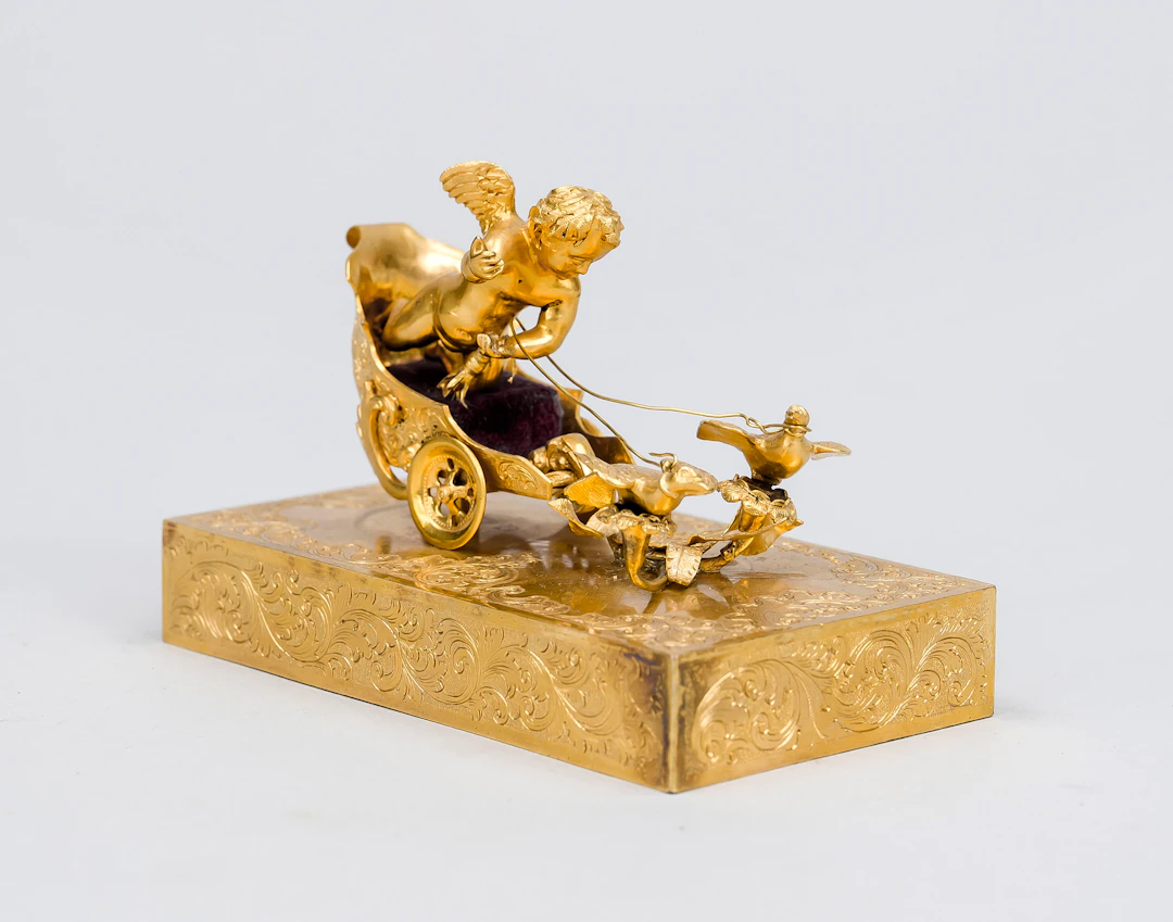 Kunstkammerobjekt Putto auf flieg