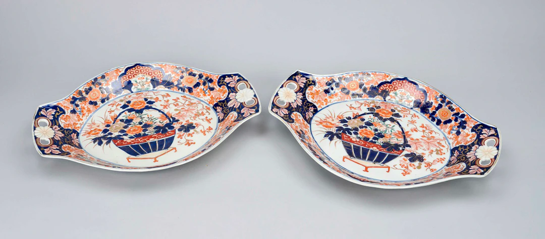 Paar Imari Schalen, Japan, 19. Jh