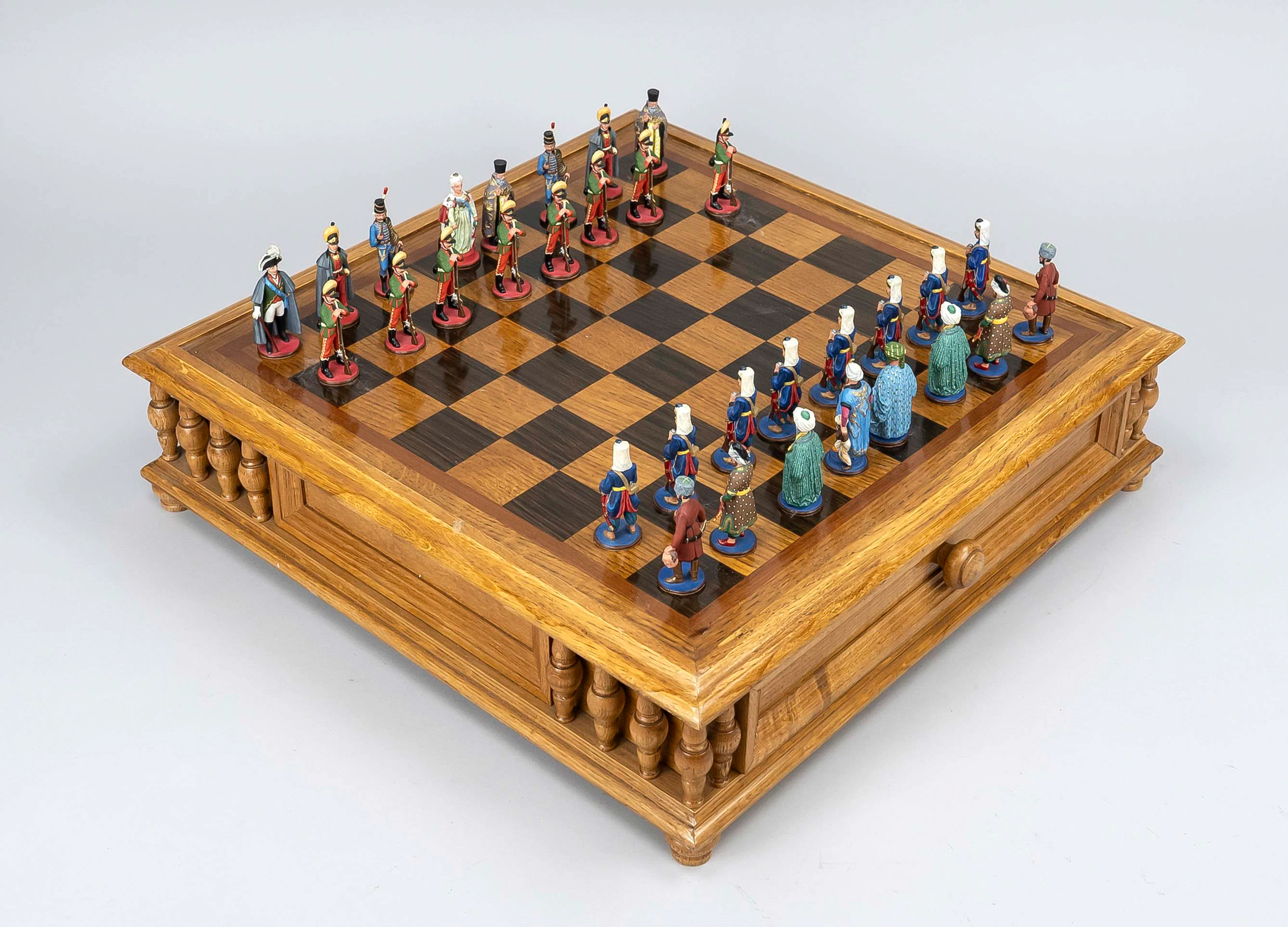 Schachbrett mit militärischen Fig