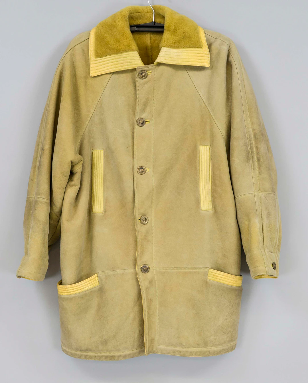 Versace, warmer Wintermantel aus