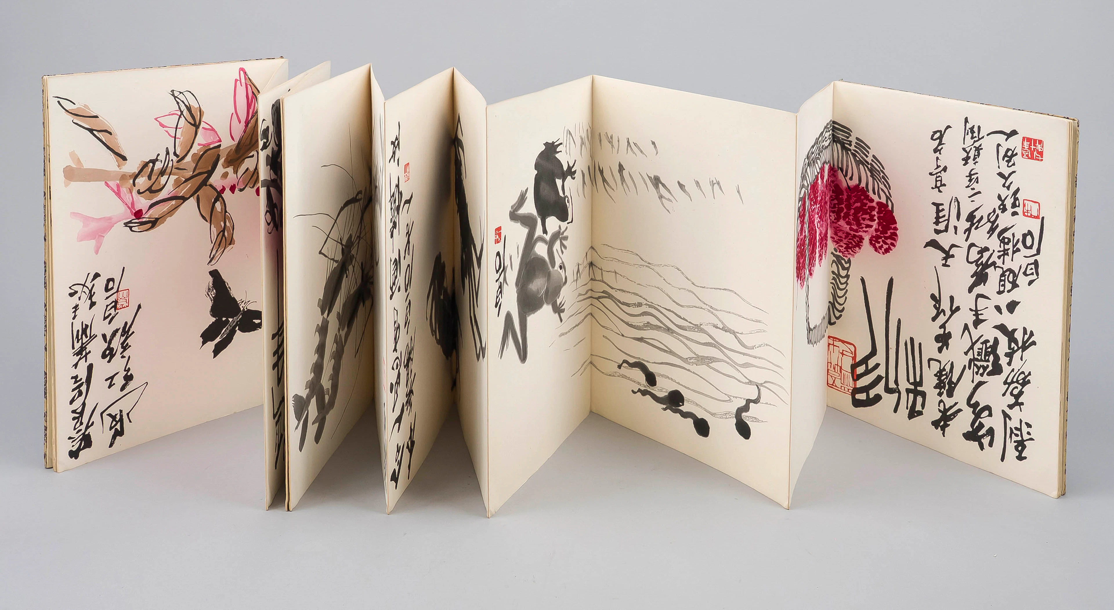 Leporello mit Reproduktionen von