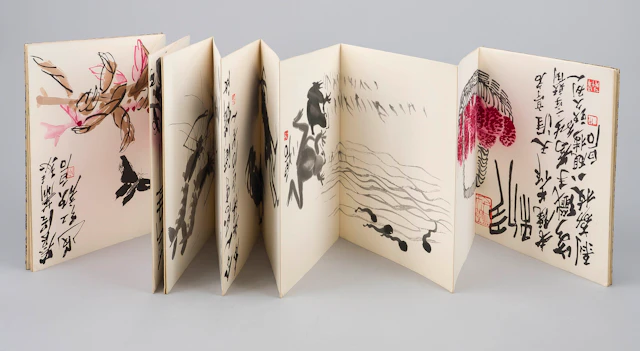 Leporello mit Reproduktionen von