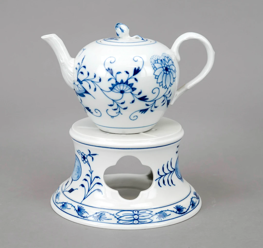 Teekanne auf Stövchen, Meissen, M