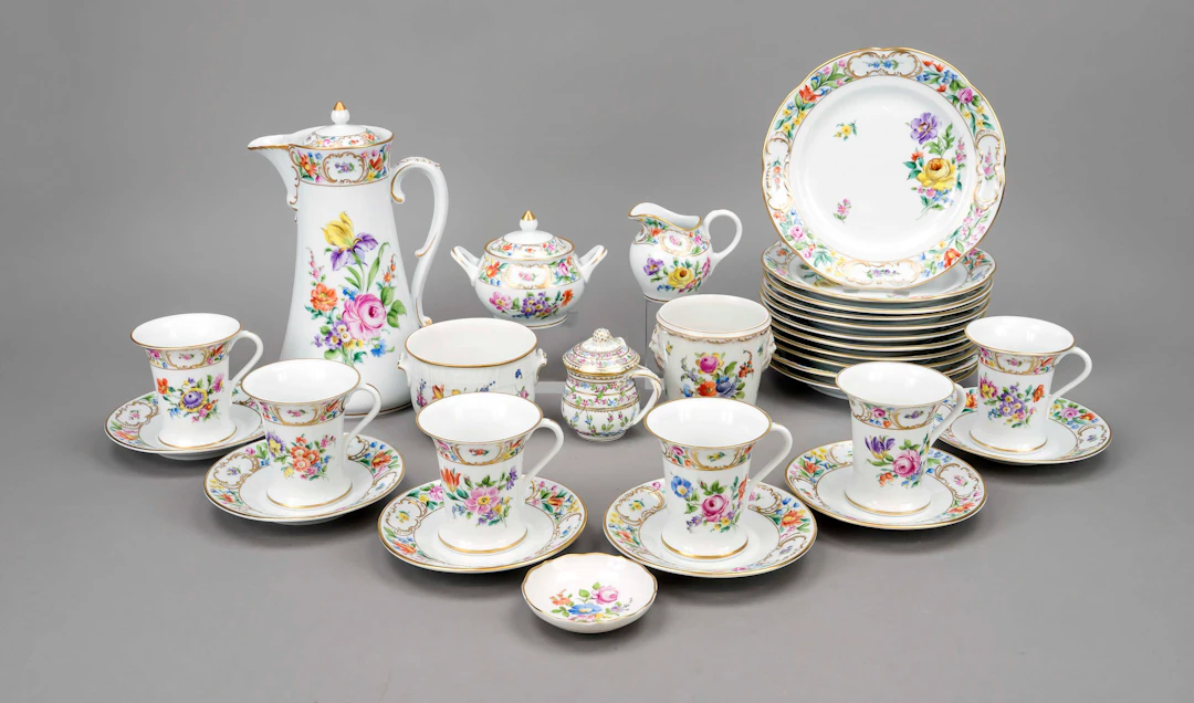 Kaffeeservice für 8 Personen, 37-