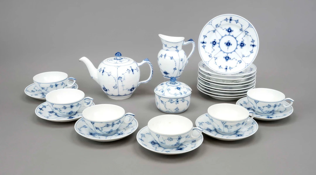 Teeservice für 6-9 Personen, 31-t