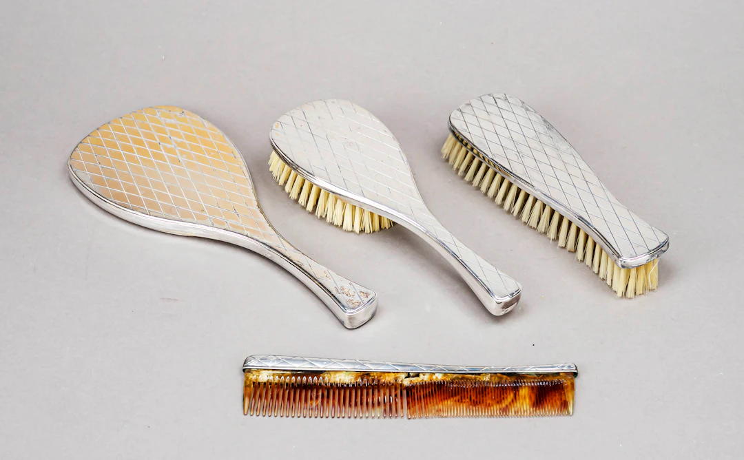 Vierteilige Toilettgarnitur, Deut