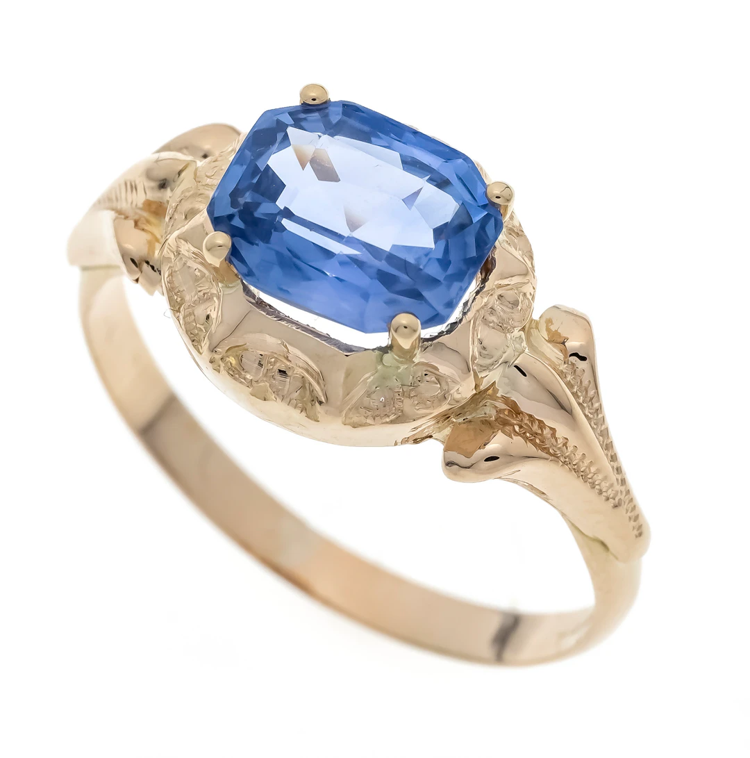 Saphir-Ring GG 750/000 mit einem