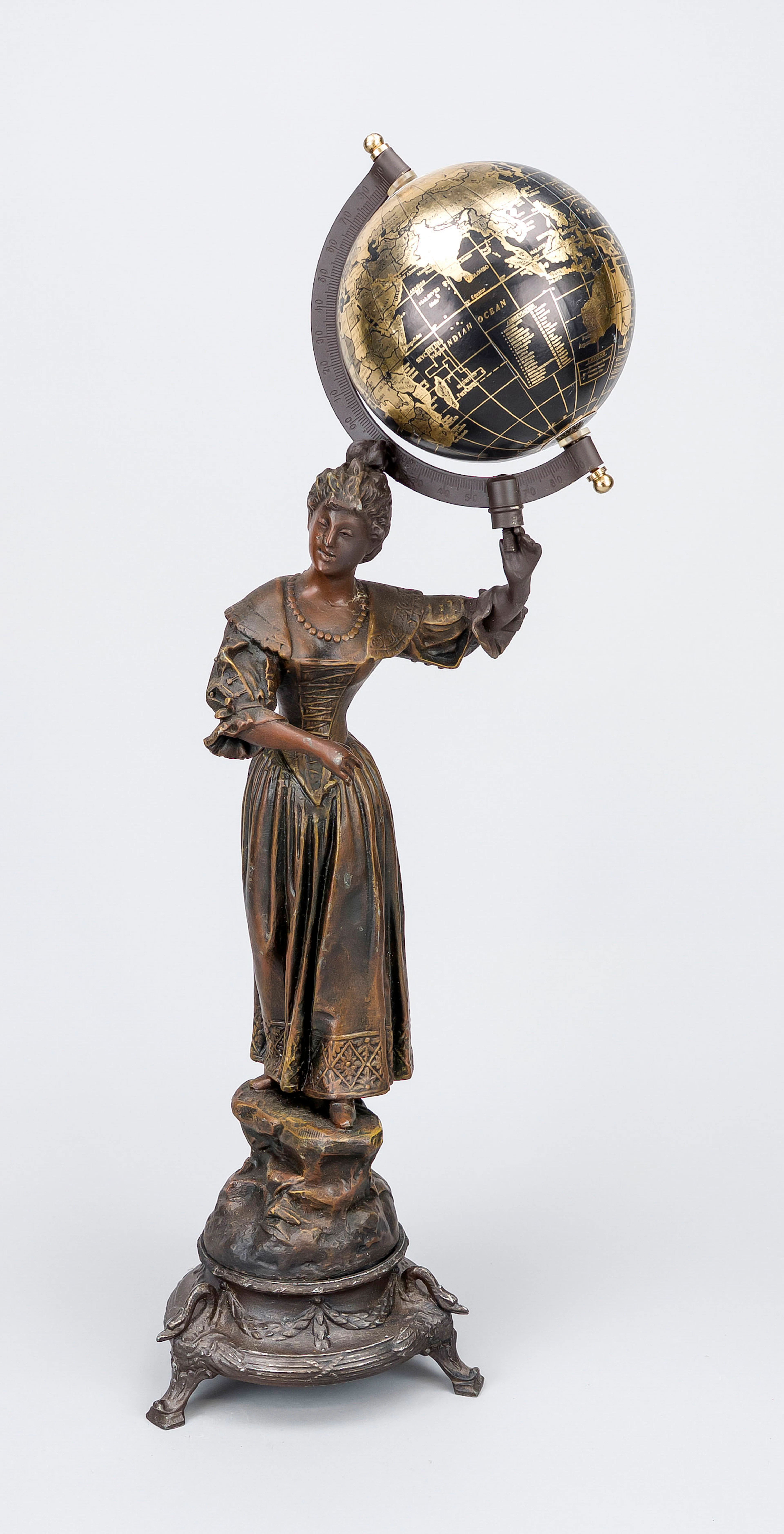 Figur mit Globus, 20. Jh., patini