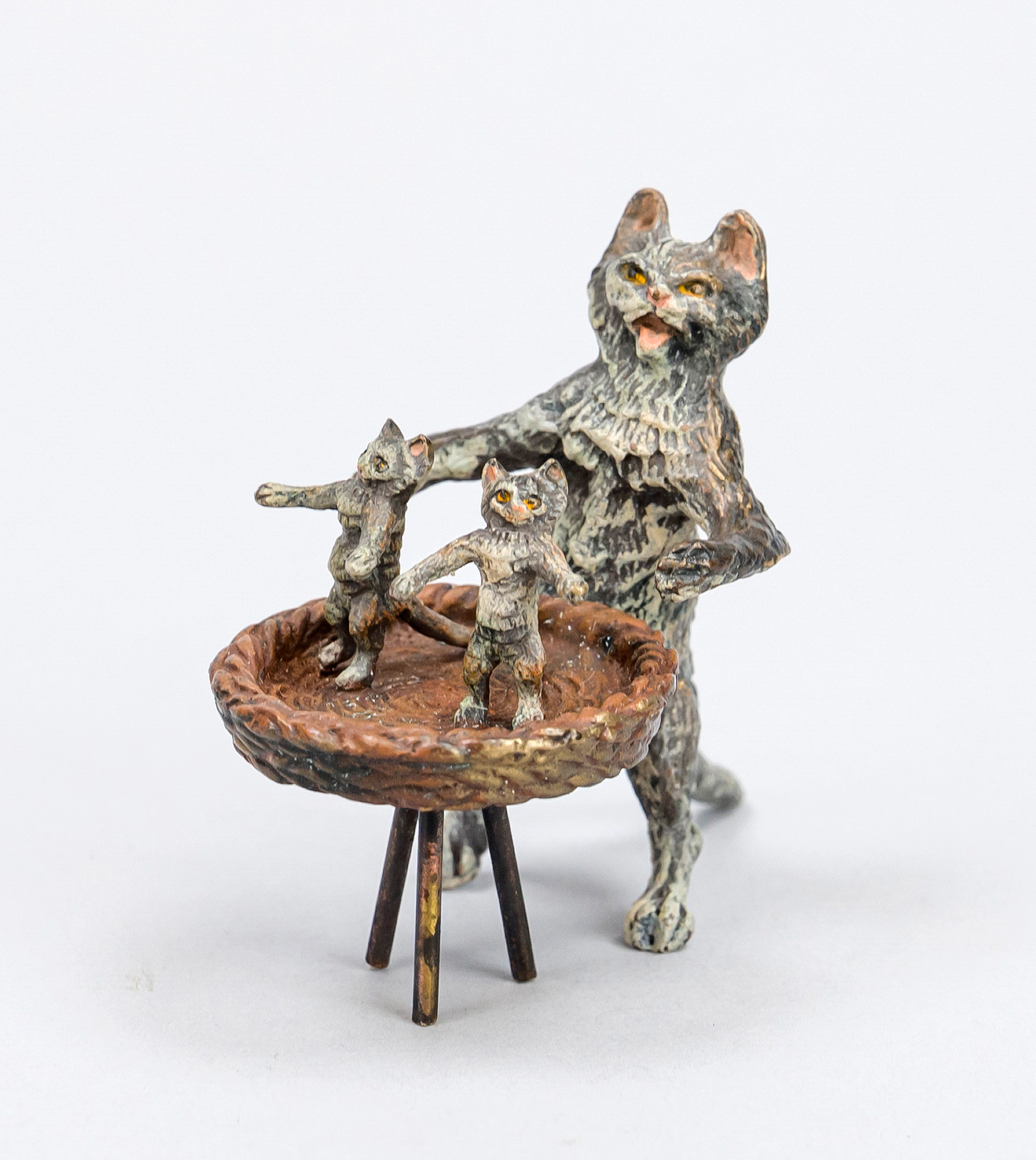 Wiener Bronze, 20. Jh., Katze mit