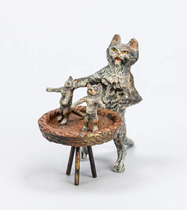 Wiener Bronze, 20. Jh., Katze mit