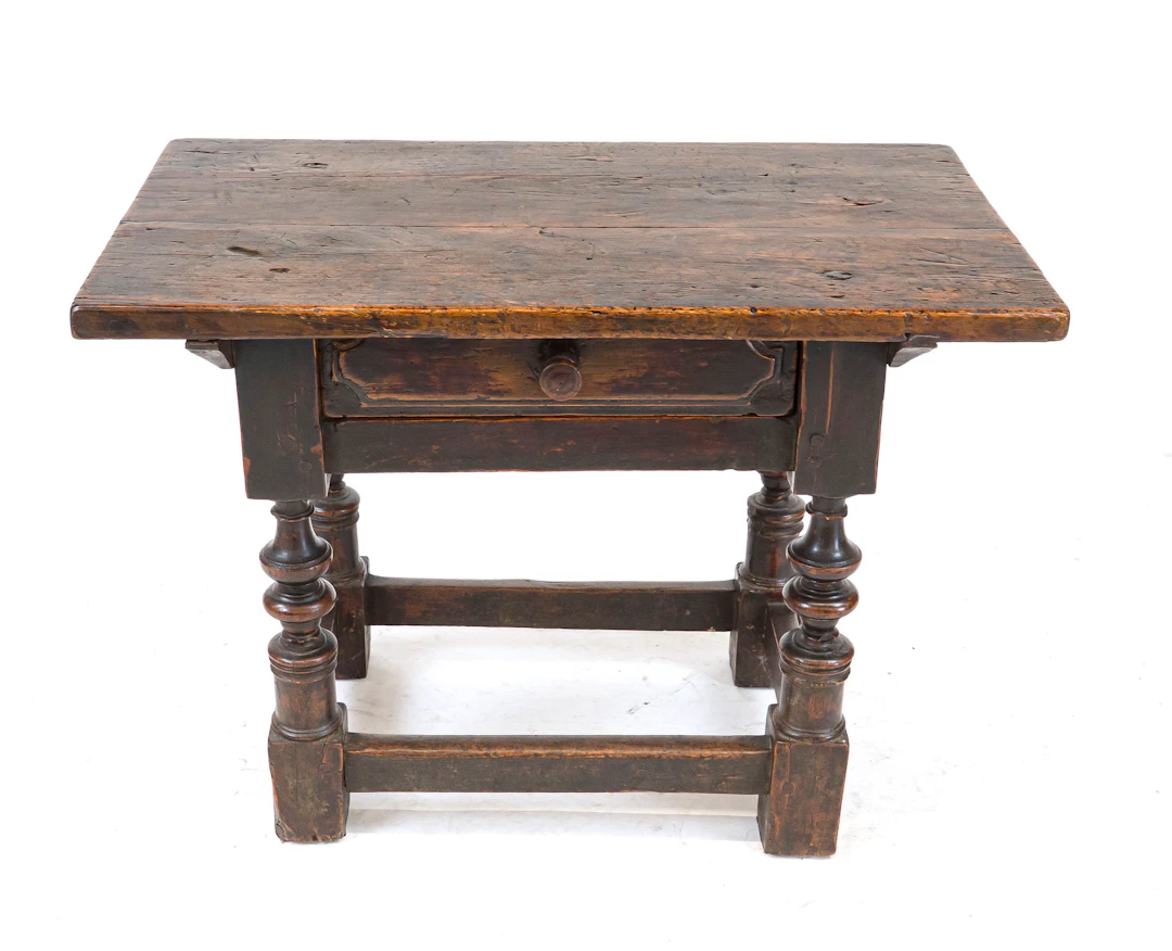 Barocktisch, 17. Jh., Nussbaum, g