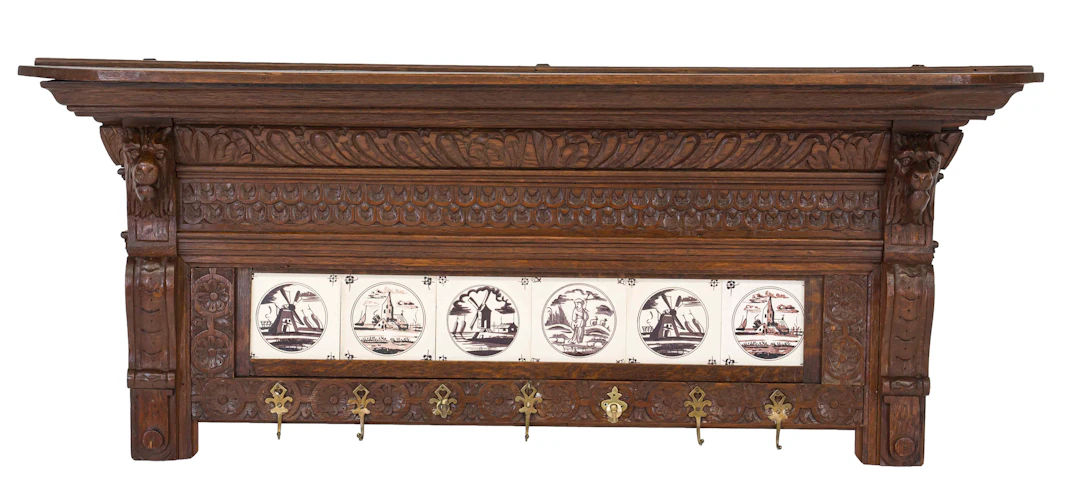 Historismus-Garderobe um 1880, Ei