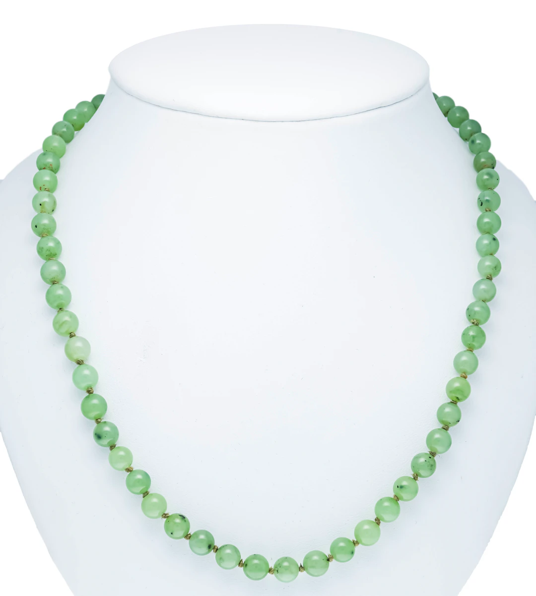 Jade-Collier mit Kastenschließe u