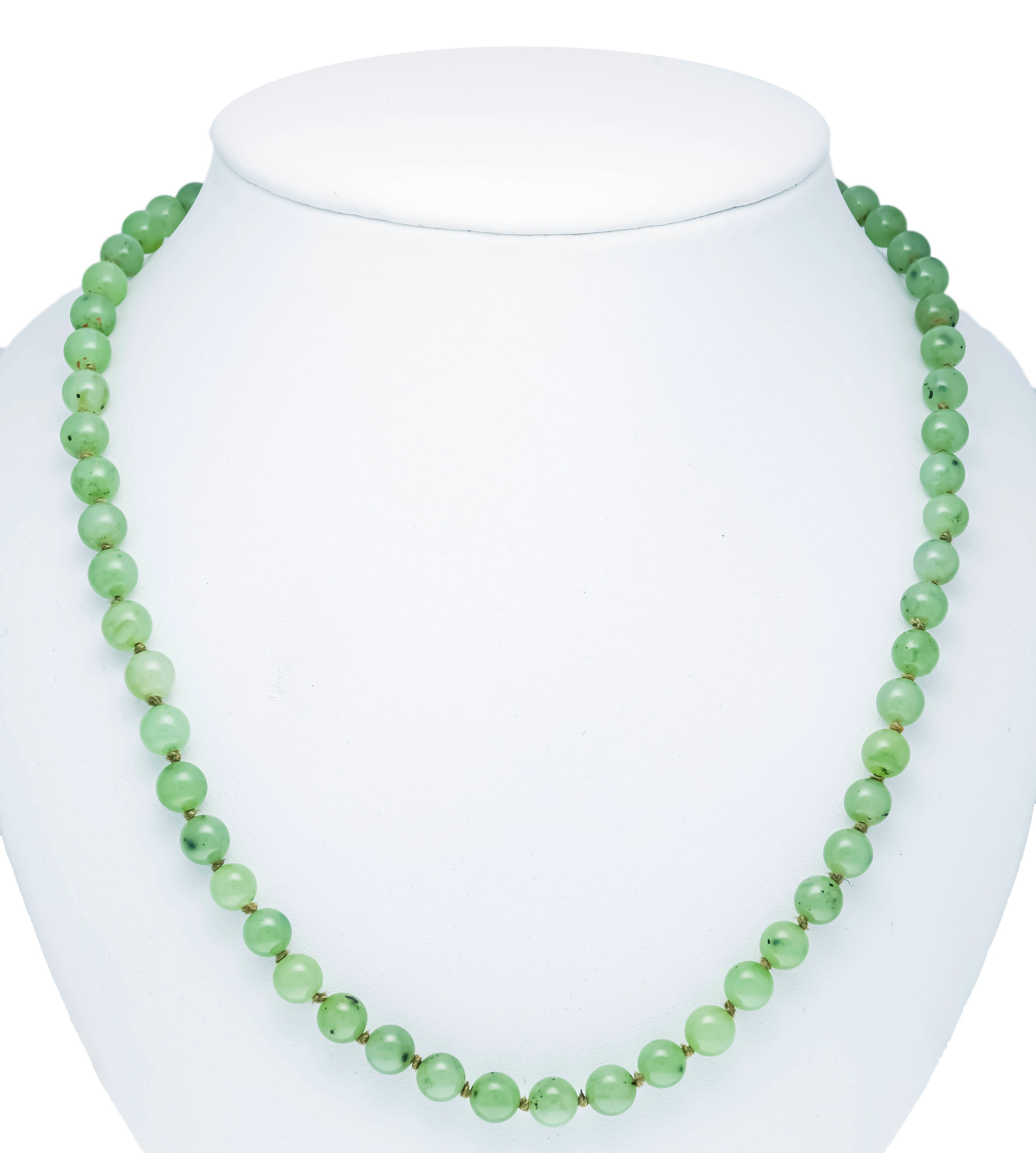 Jade-Collier mit Kastenschließe u