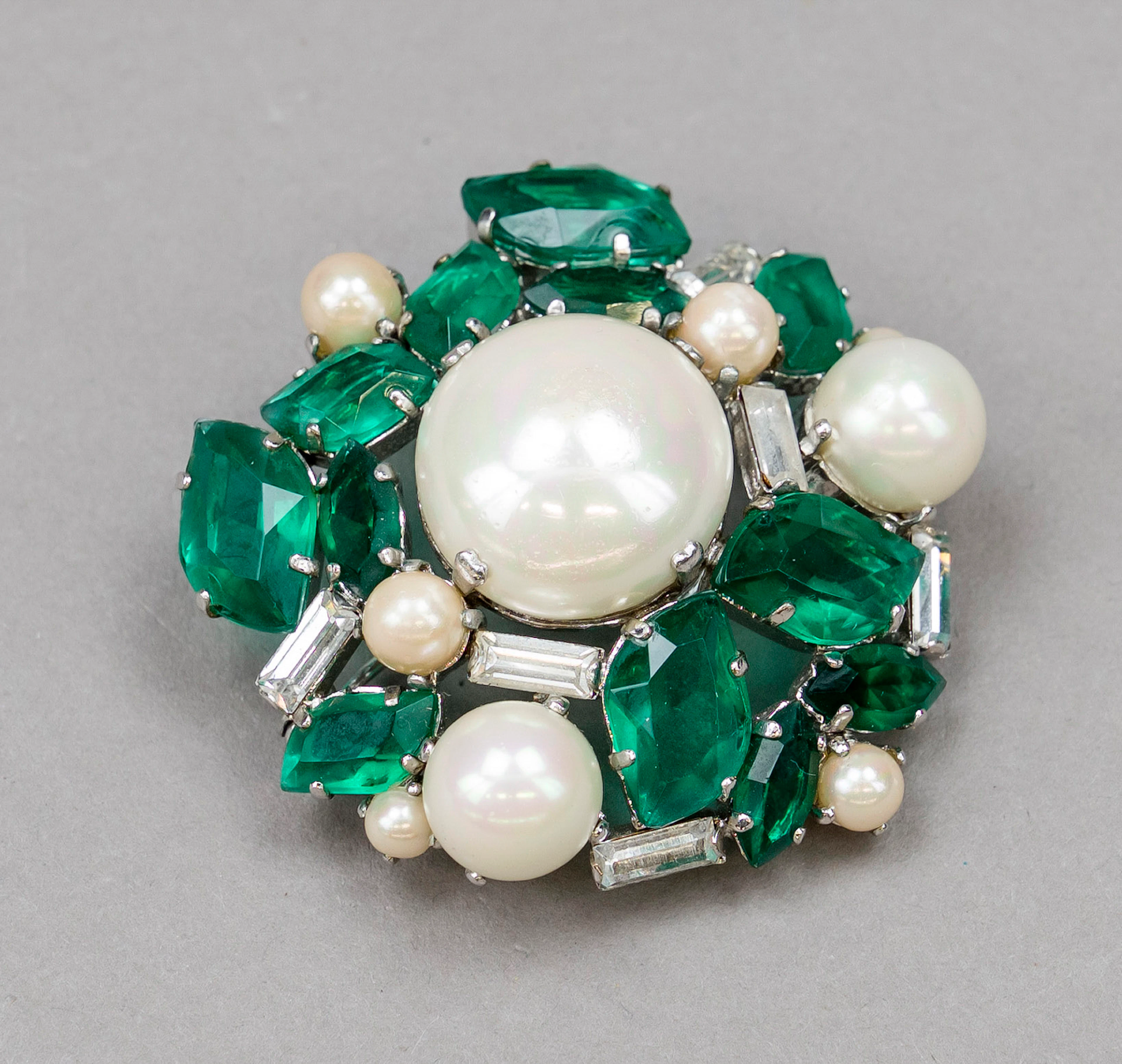 Christian Dior, Modeschmuck-Brosc