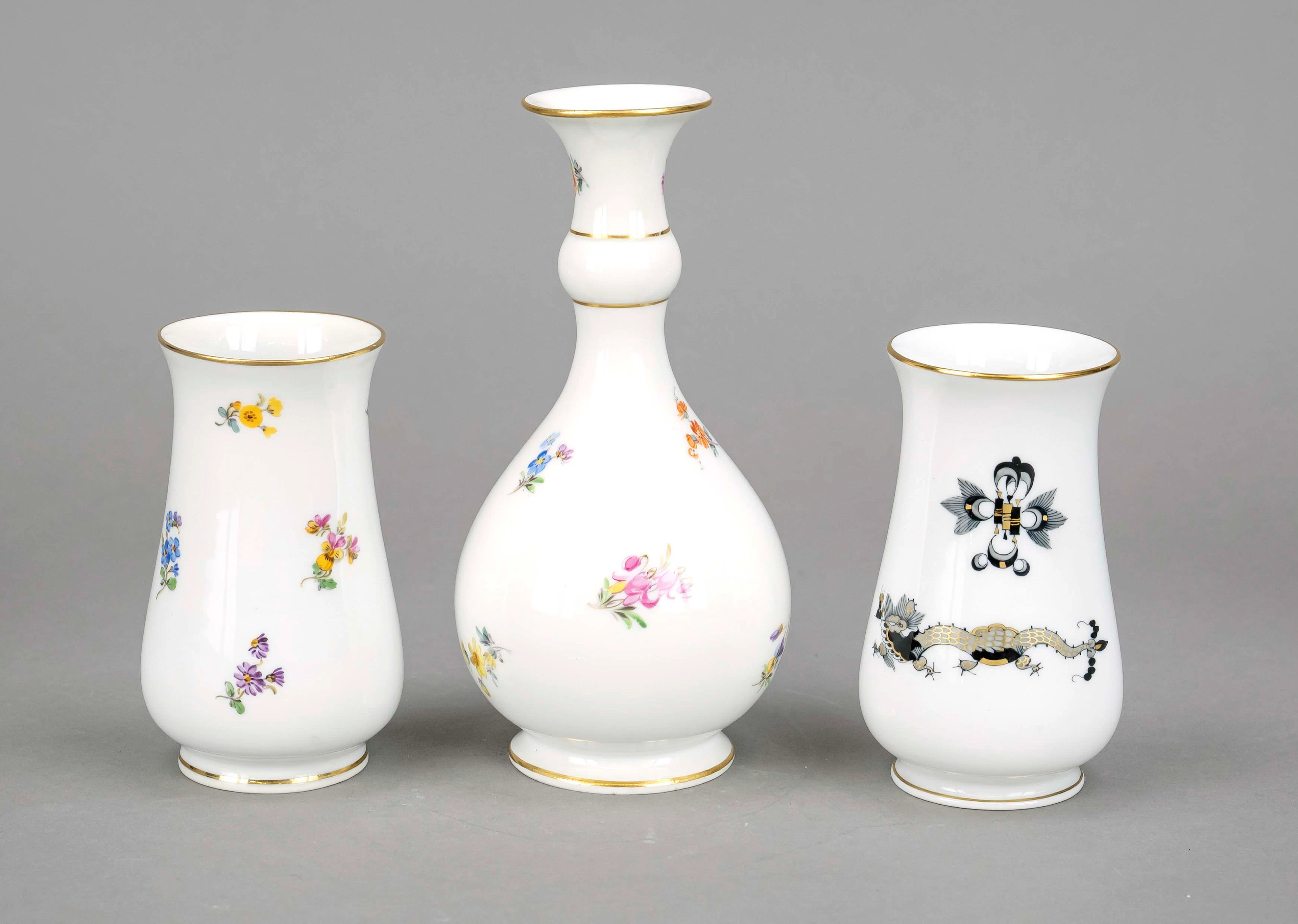 Drei Vasen, Meissen, Flaschenvase, M