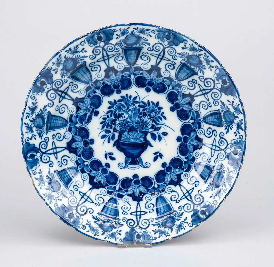 Großer Teller, w. Delft 18./19. J