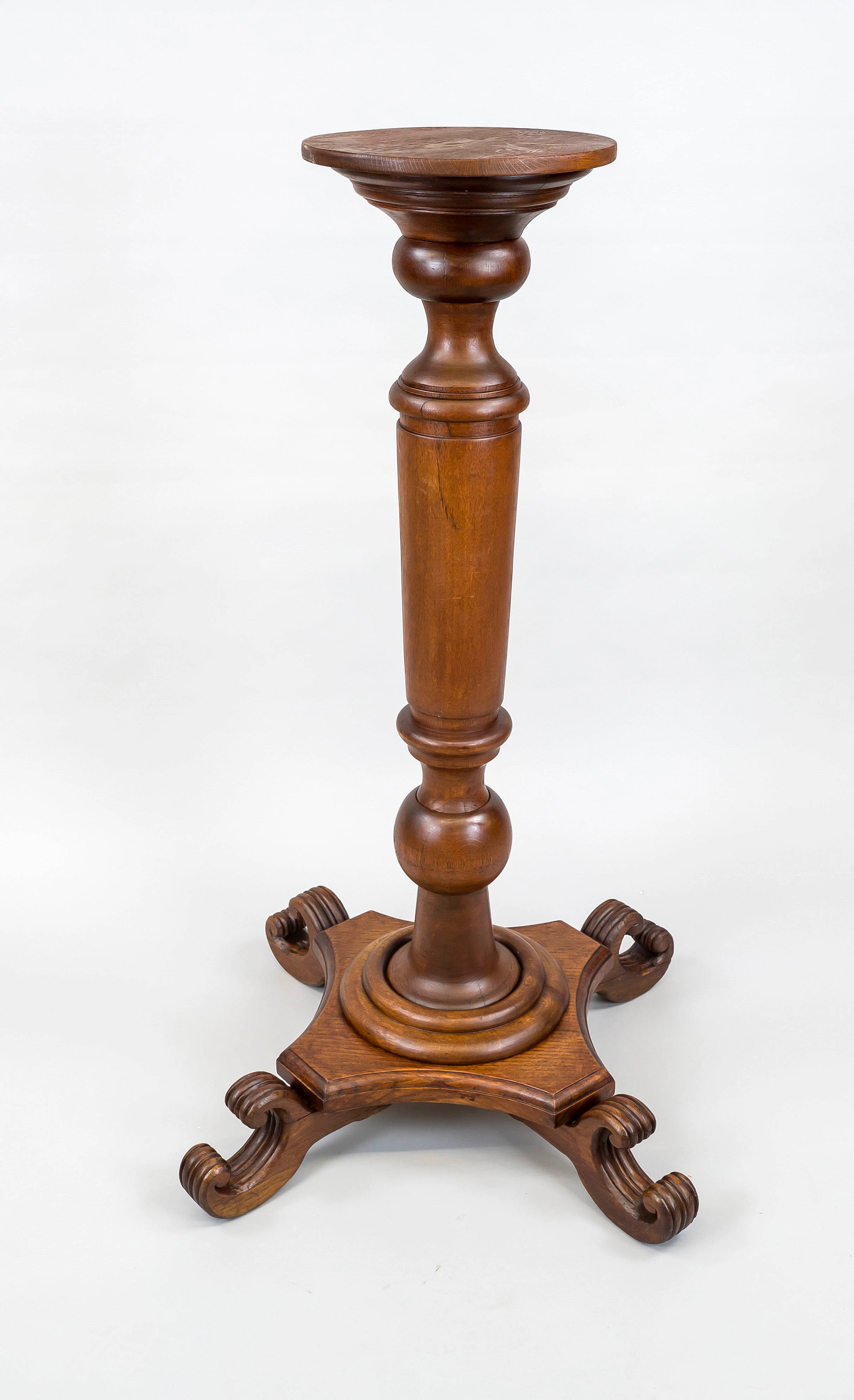 Säule mit breitem Sockel, wohl En