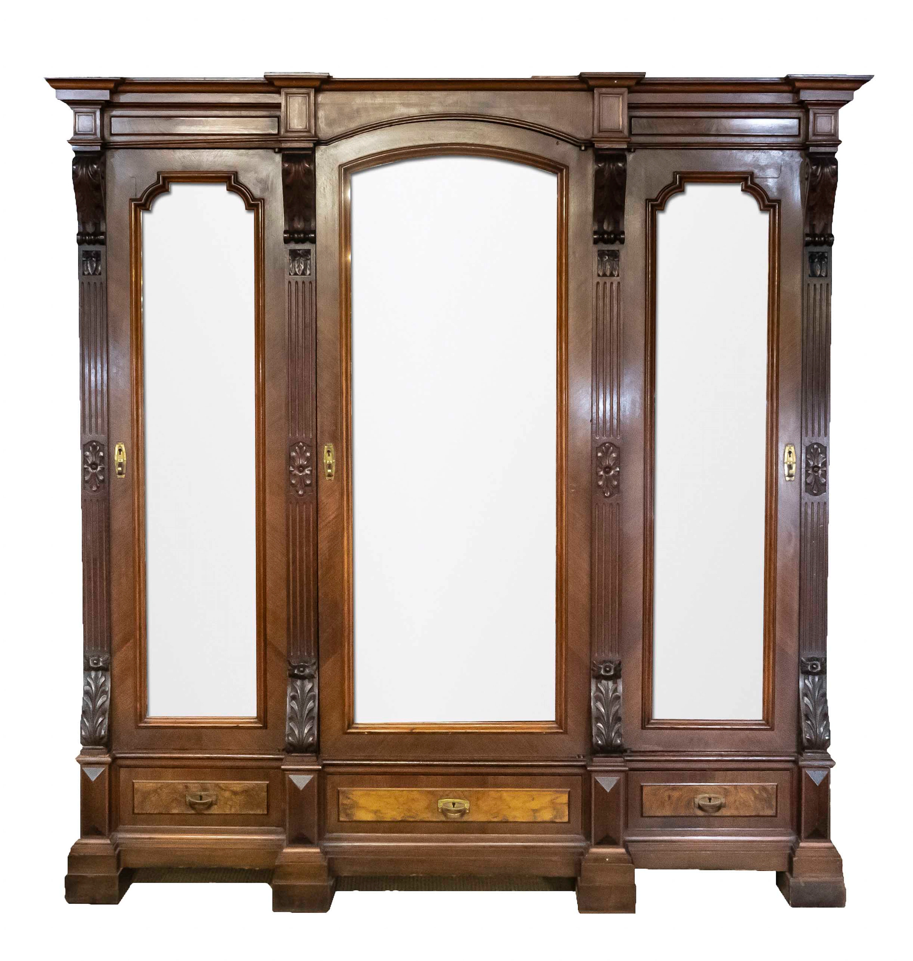 Gründerzeit-Kleiderschrank um 1880
