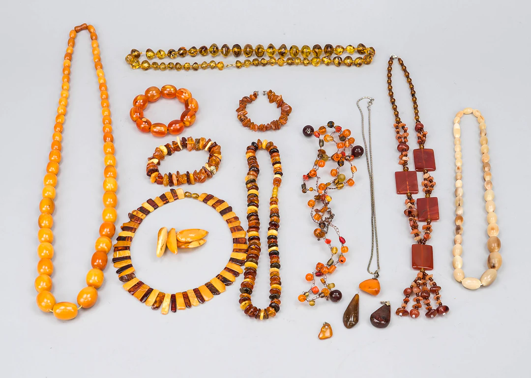 Konv. Bernsteinschmuck, 20. Jh. K