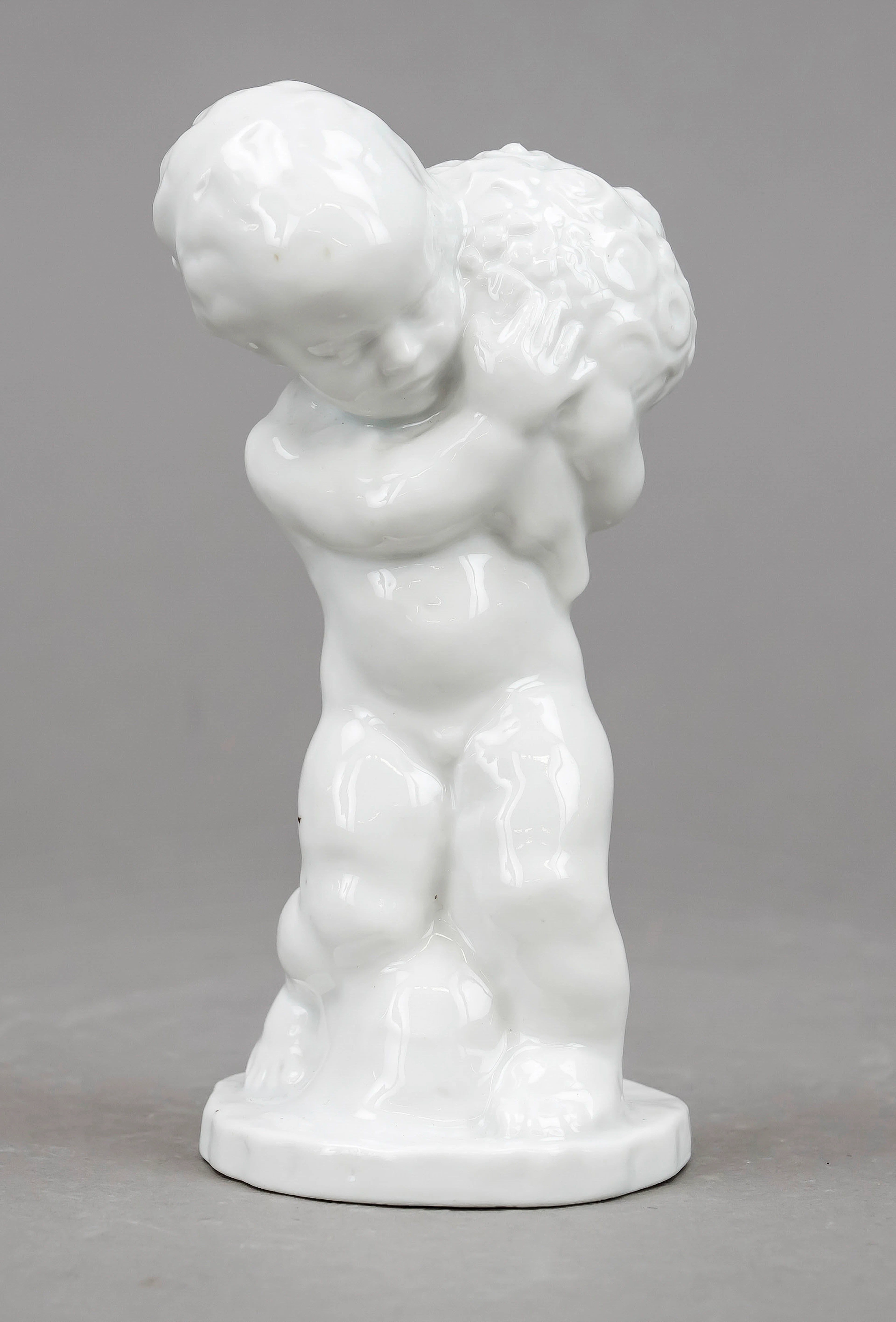 Putto mit Blumen im Wiener Stil