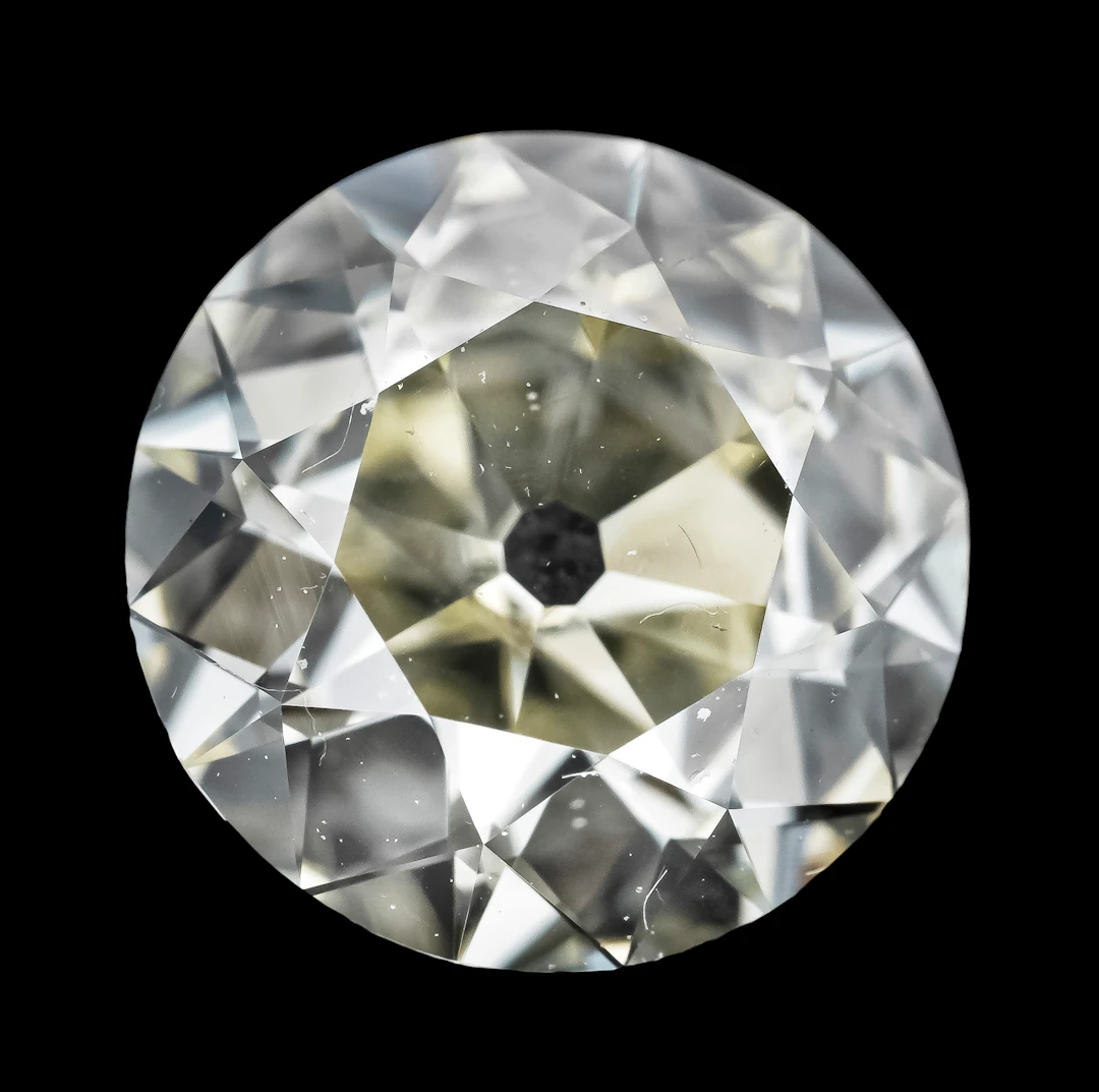 Altschliff-Diamant 1,18 ct Fancy