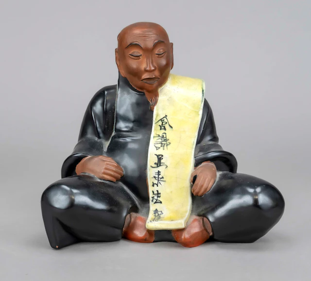 Sitzender Chinese, Karlsruher Maj