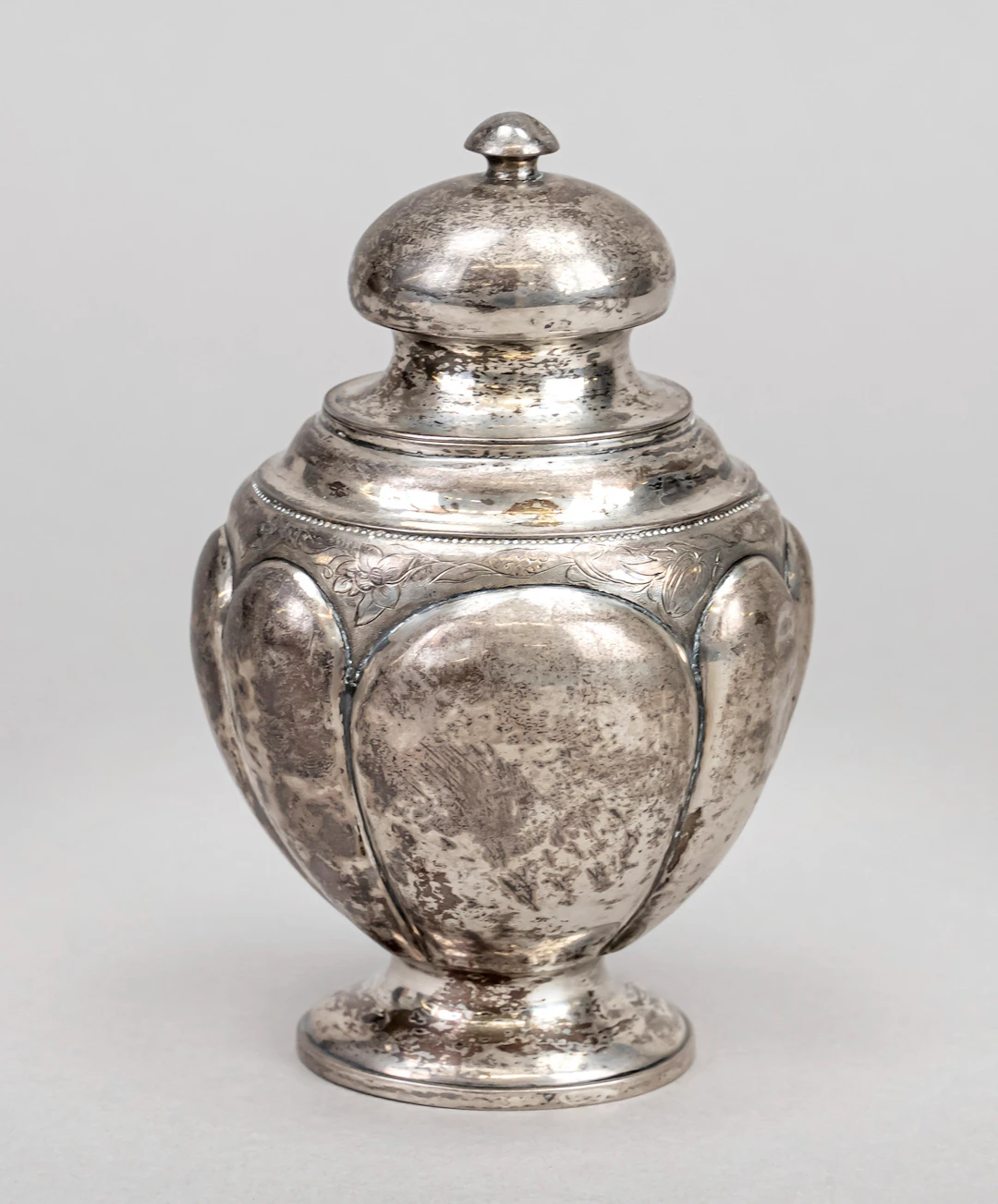 Teedose, um 1840, undeutl. punzie