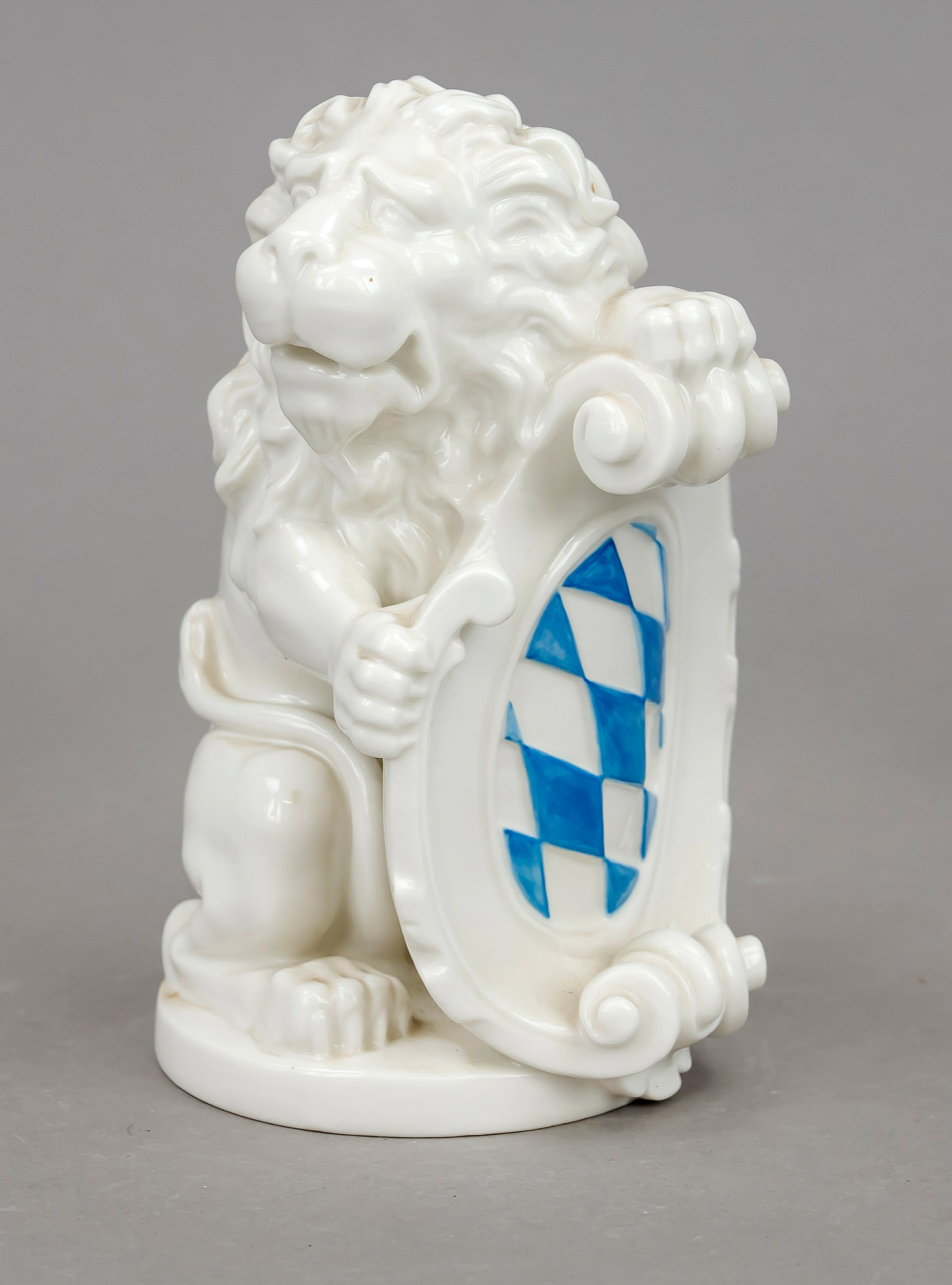 Größer Löwe mit Wappen, Nymphenbu