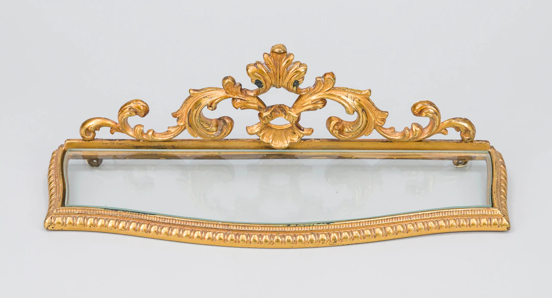 Wandkonsole mit Glaseinsatz, 20.