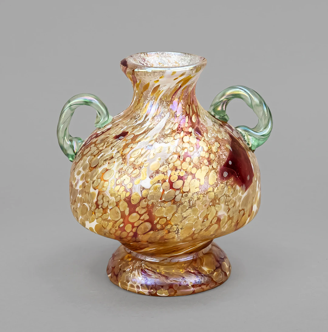Henkelvase, 20. Jh., runder Stand