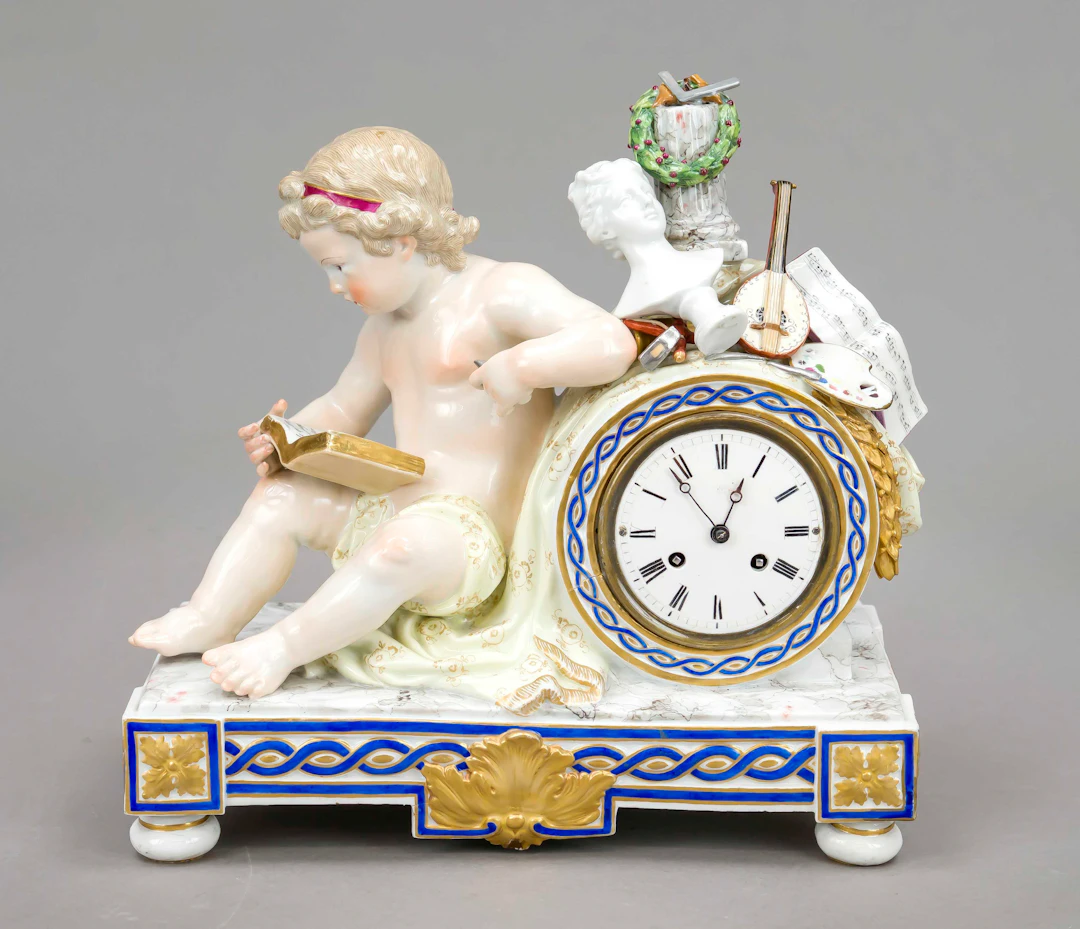 Uhrgehäuse mit Trophäen, Meissen