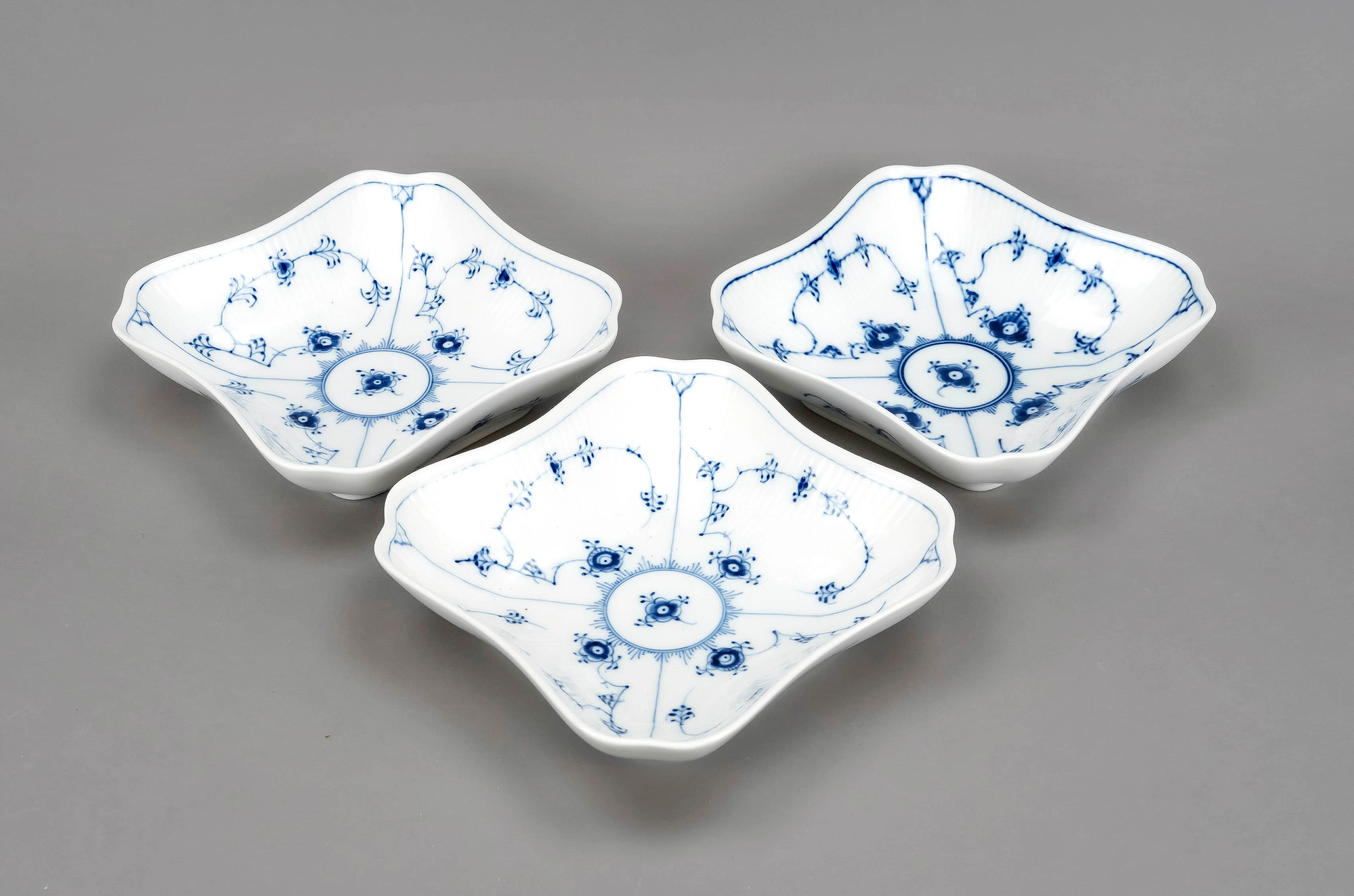 3 quadratische Schalen, Royal Cop