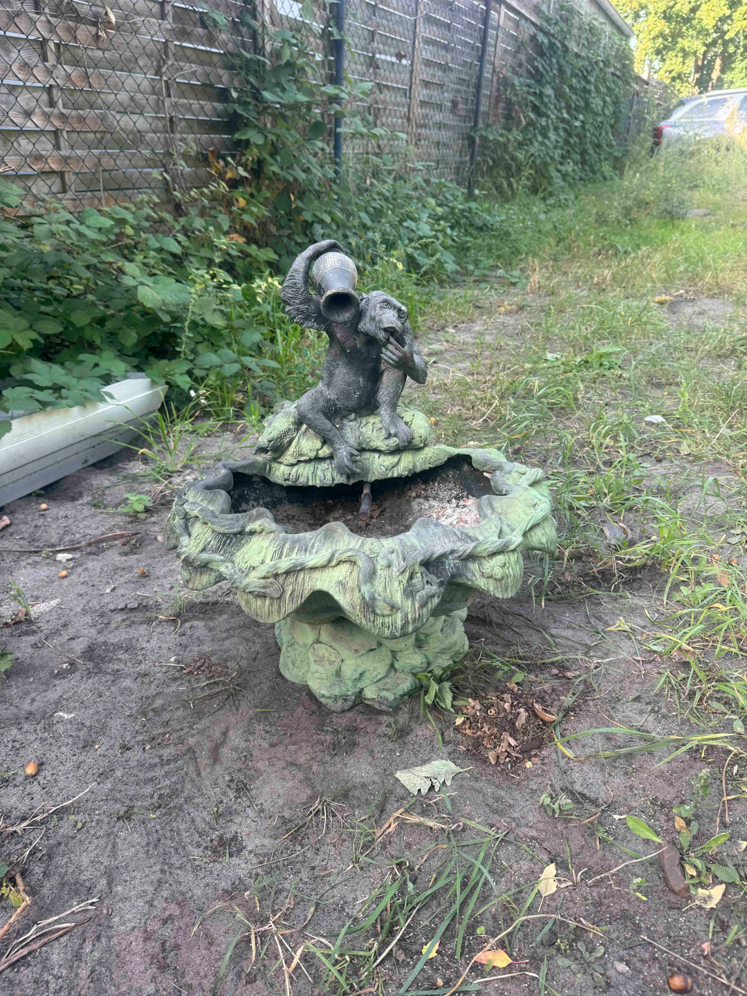 Gartenfigur Affe mit Krug, 21. Jh