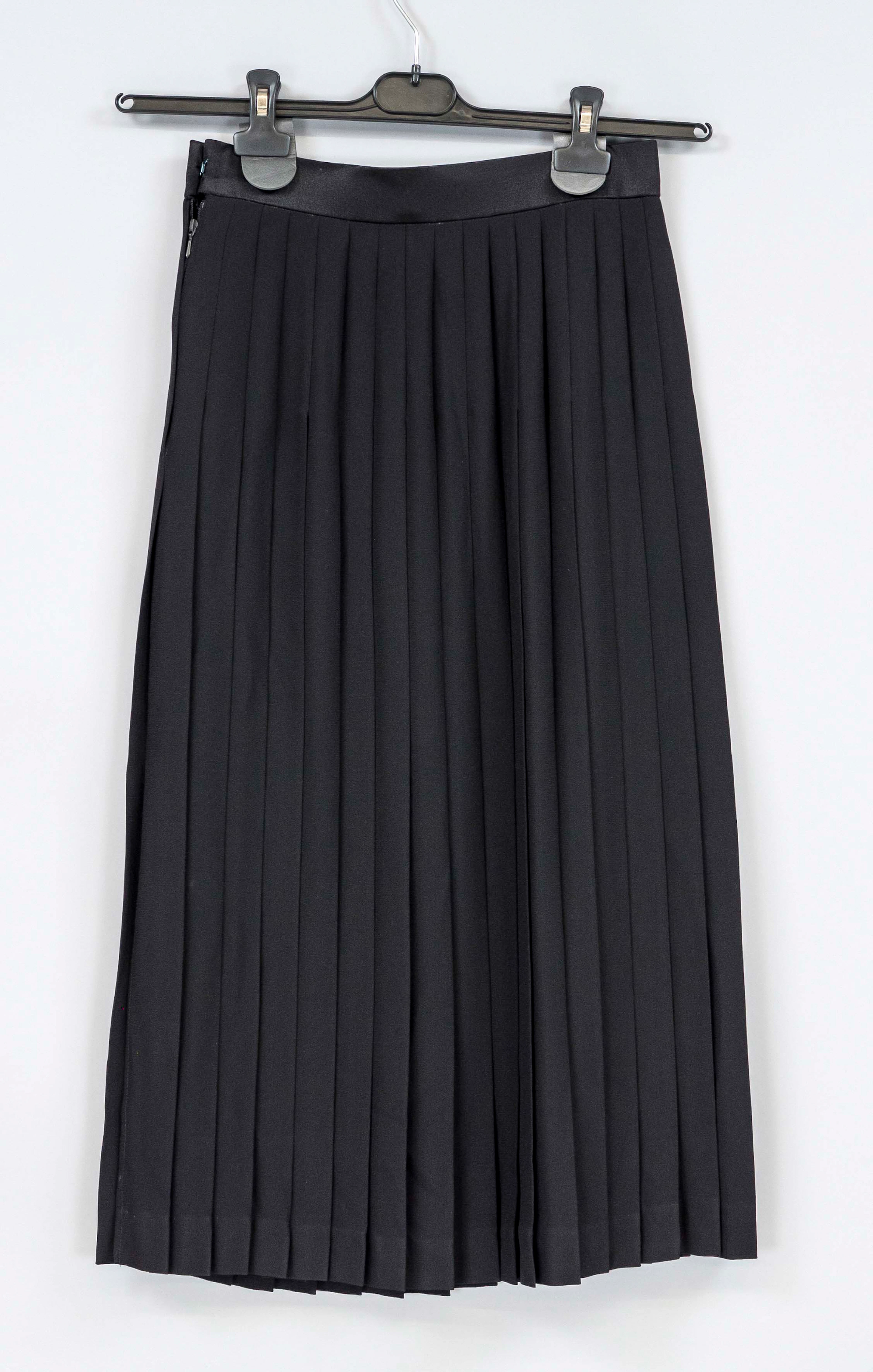 Käte Berow Couture, schwarzer Fal