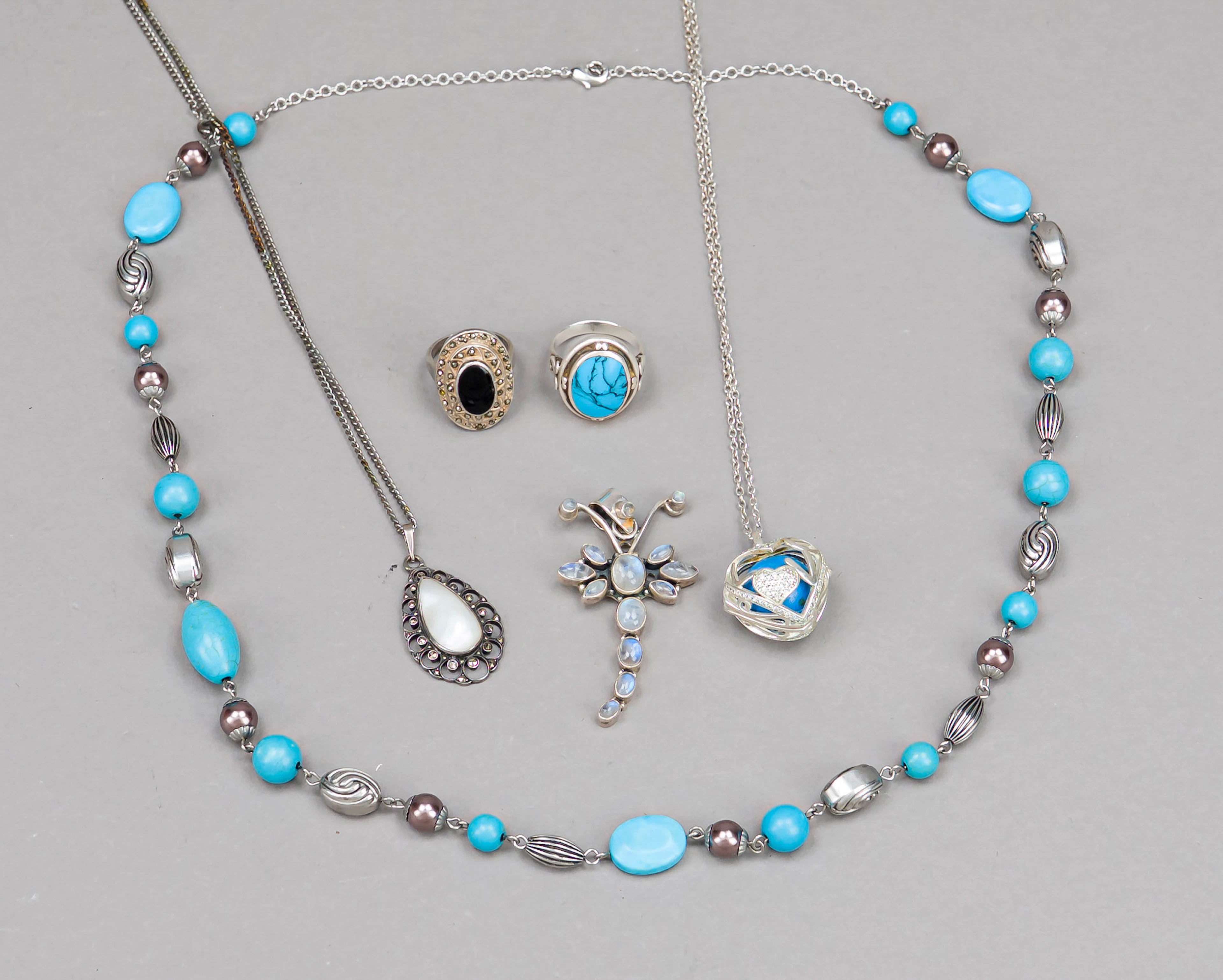 Konvolut von sechs Teilen Schmuck