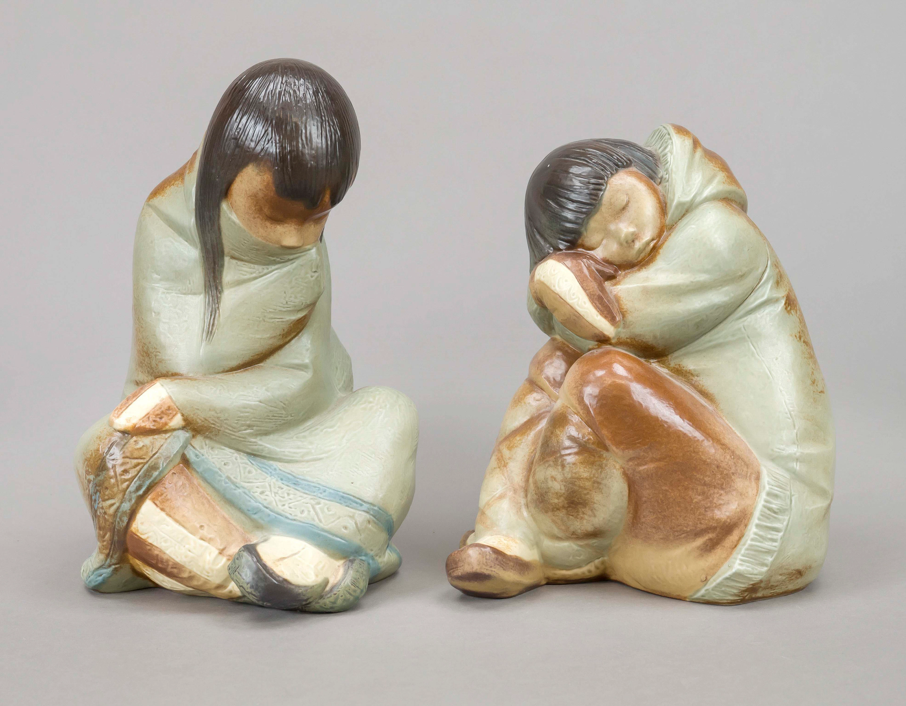 2 Sitzende Inuit Mädchen, Lladro