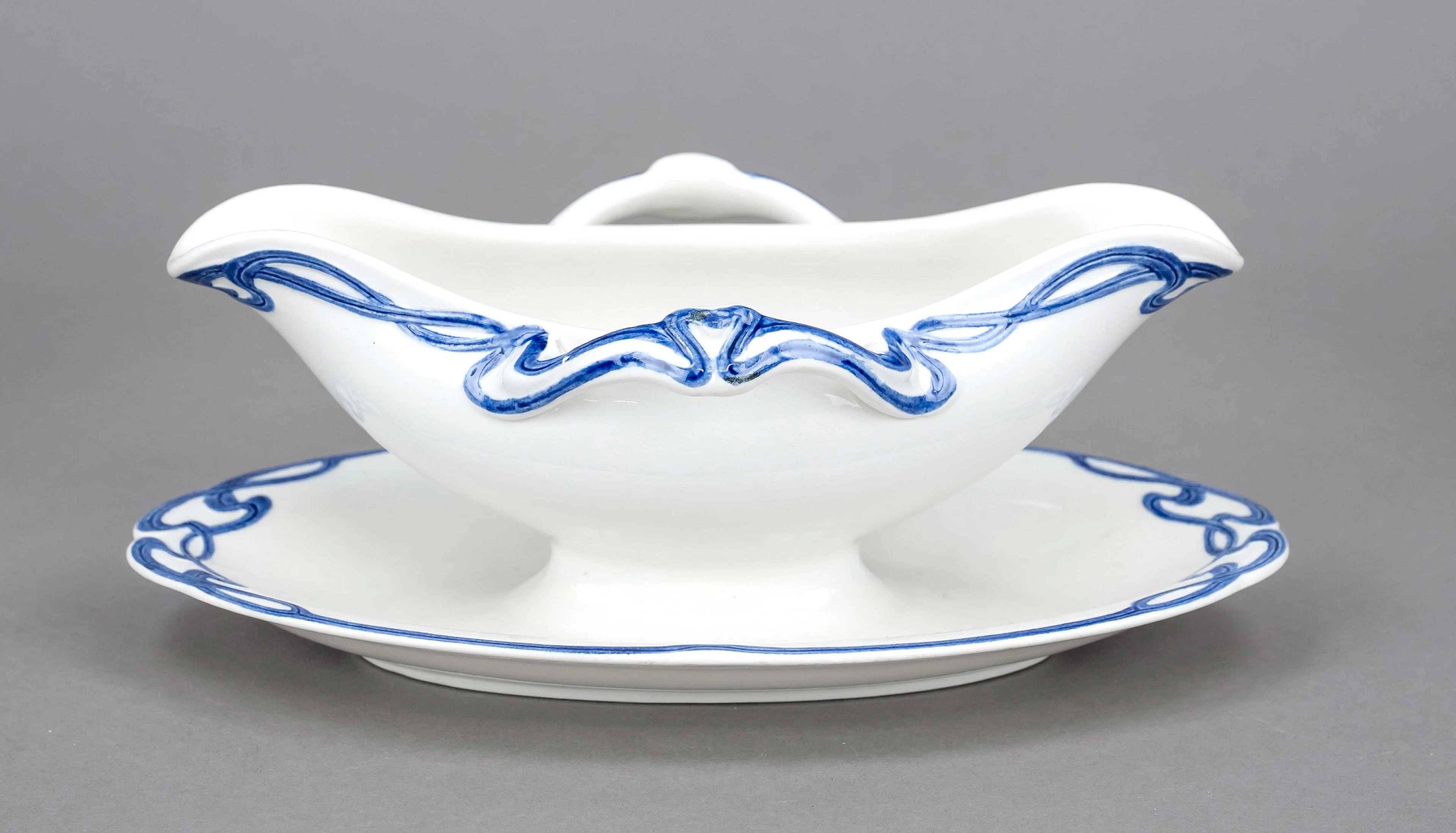 Jugendstil-Saucière auf festem Un